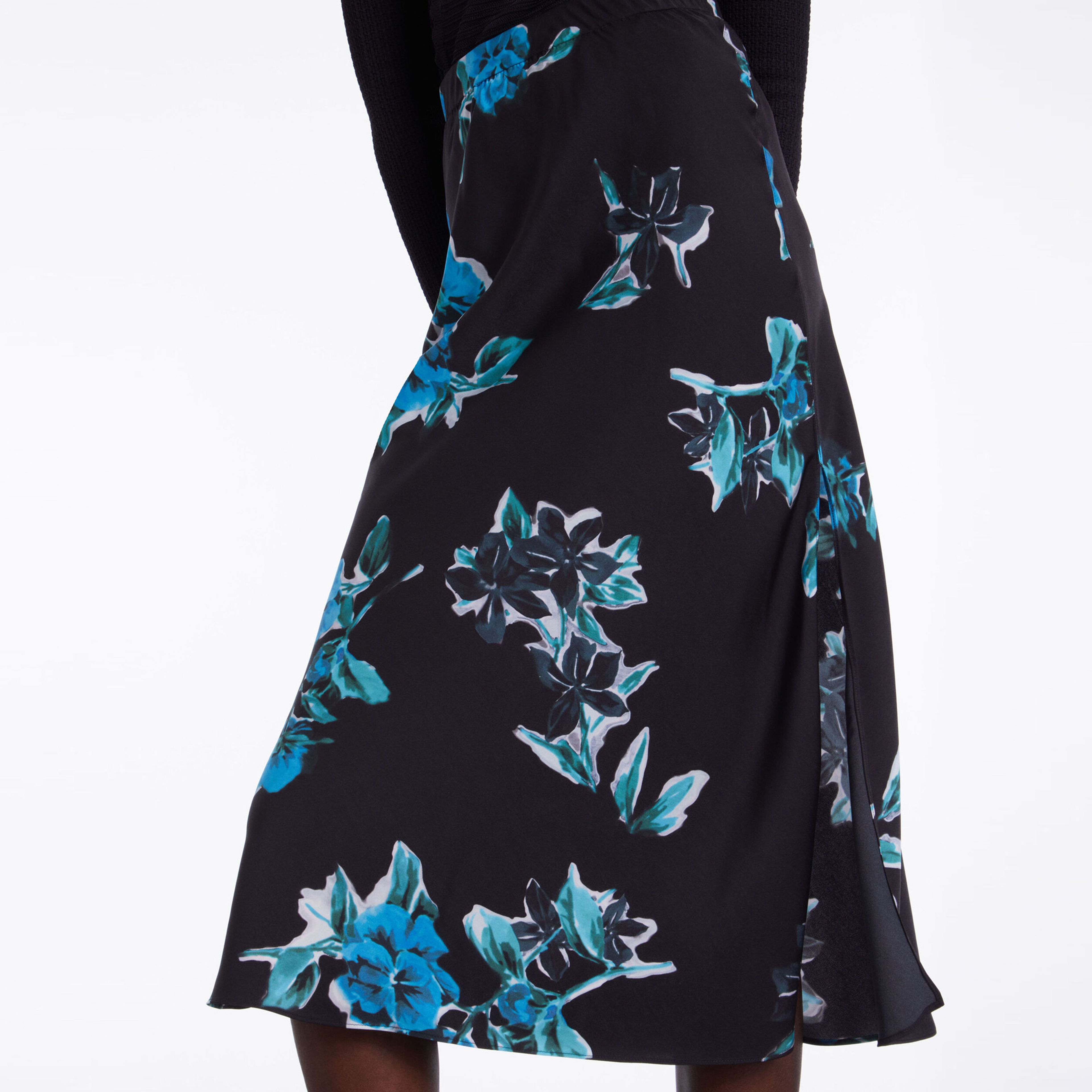 KADIN STRAIGHT FIT ÇİÇEK DESENLİ SİYAH ETEK