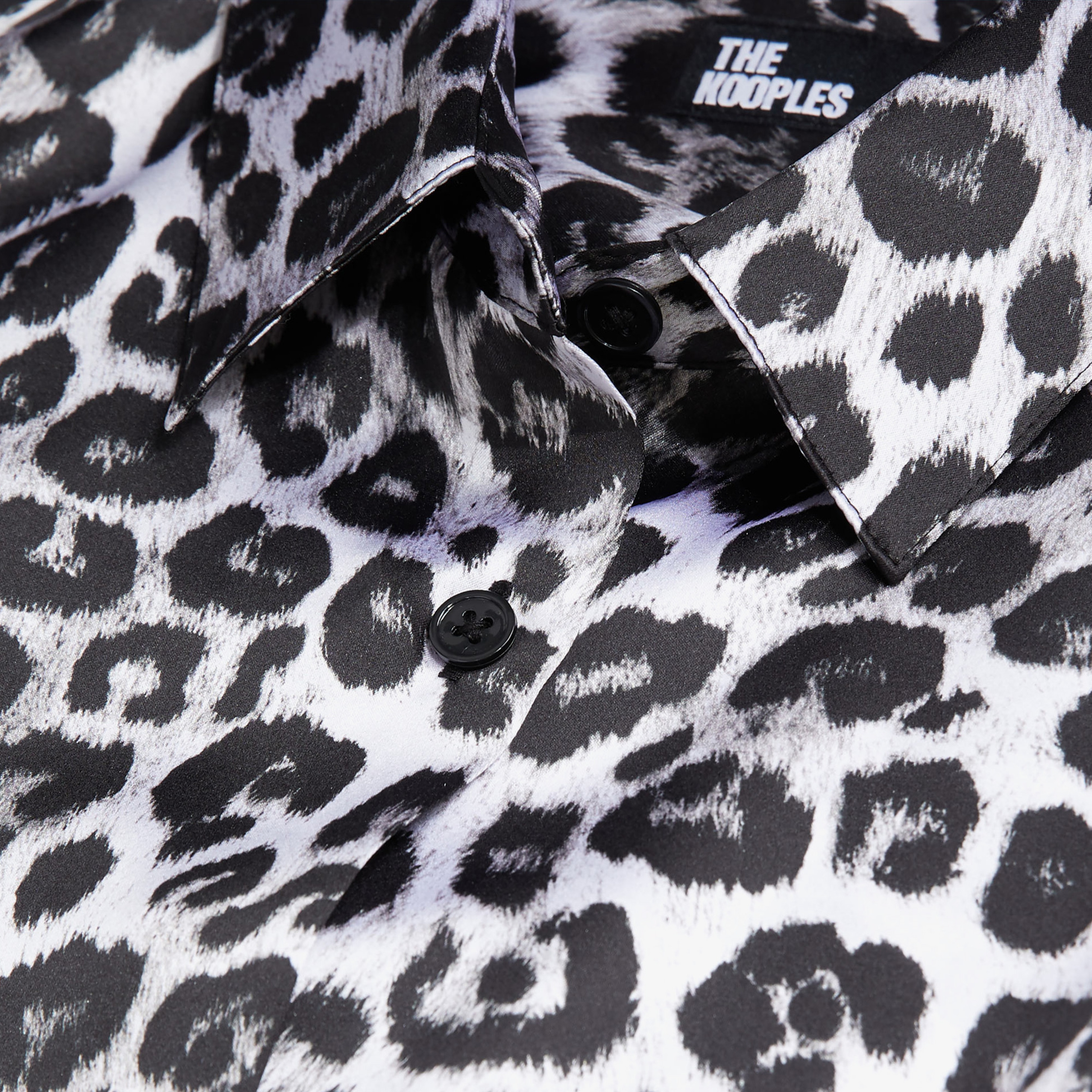 KADIN STRAIGHT FIT LEOPAR DESENLİ SİYAH GÖMLEK