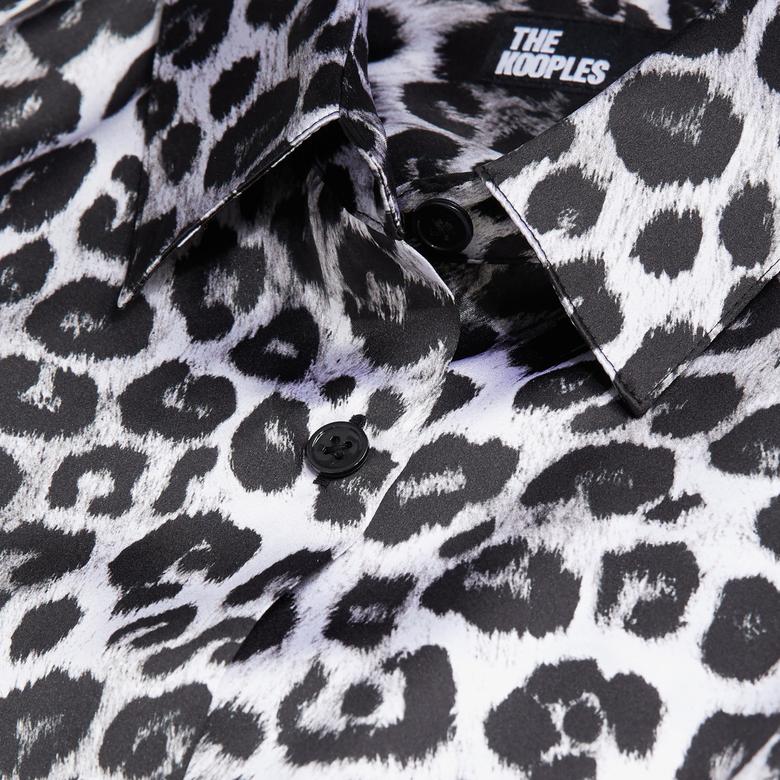 KADIN STRAIGHT FIT LEOPAR DESENLİ SİYAH GÖMLEK