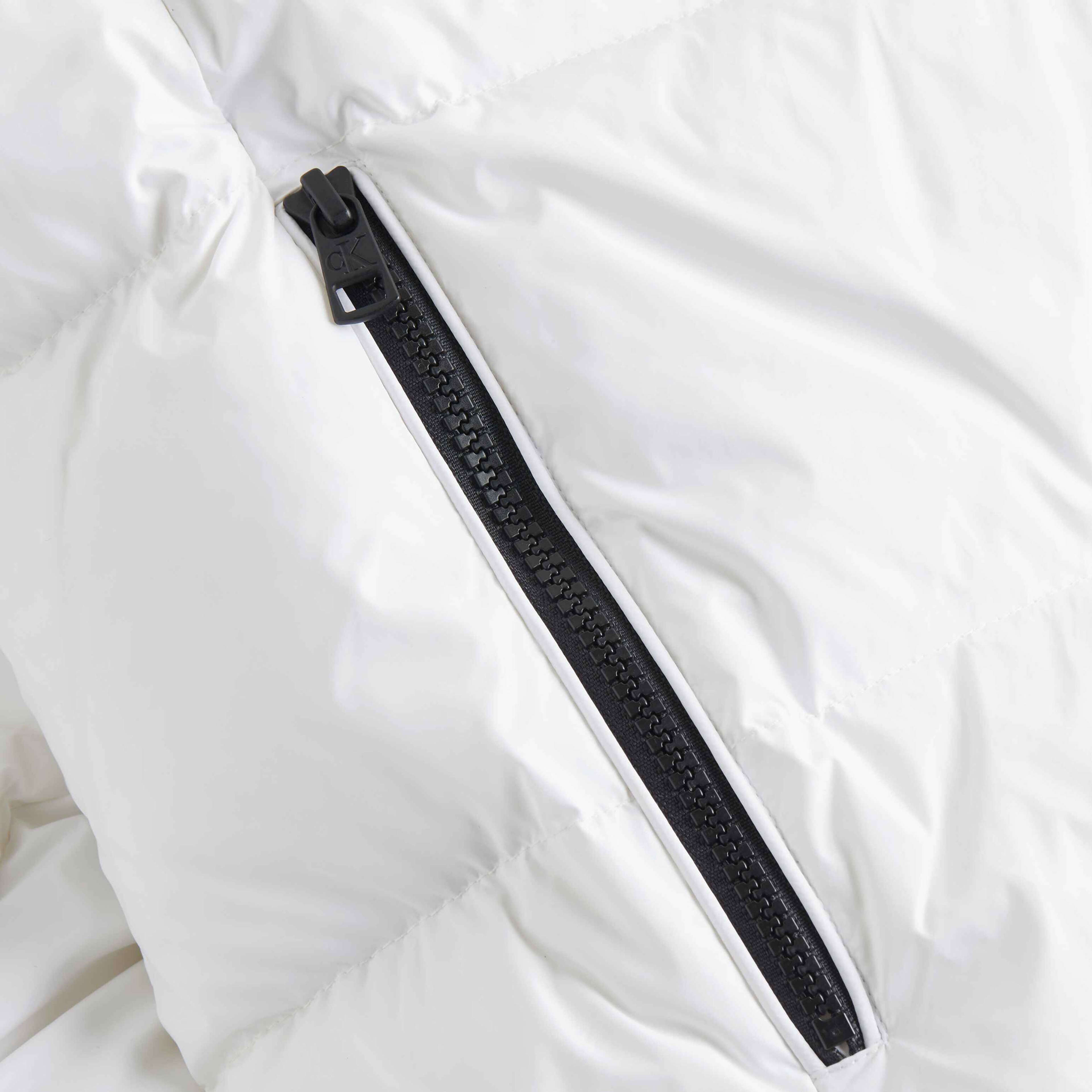 Calvin Klein Kadın Beyaz Mont