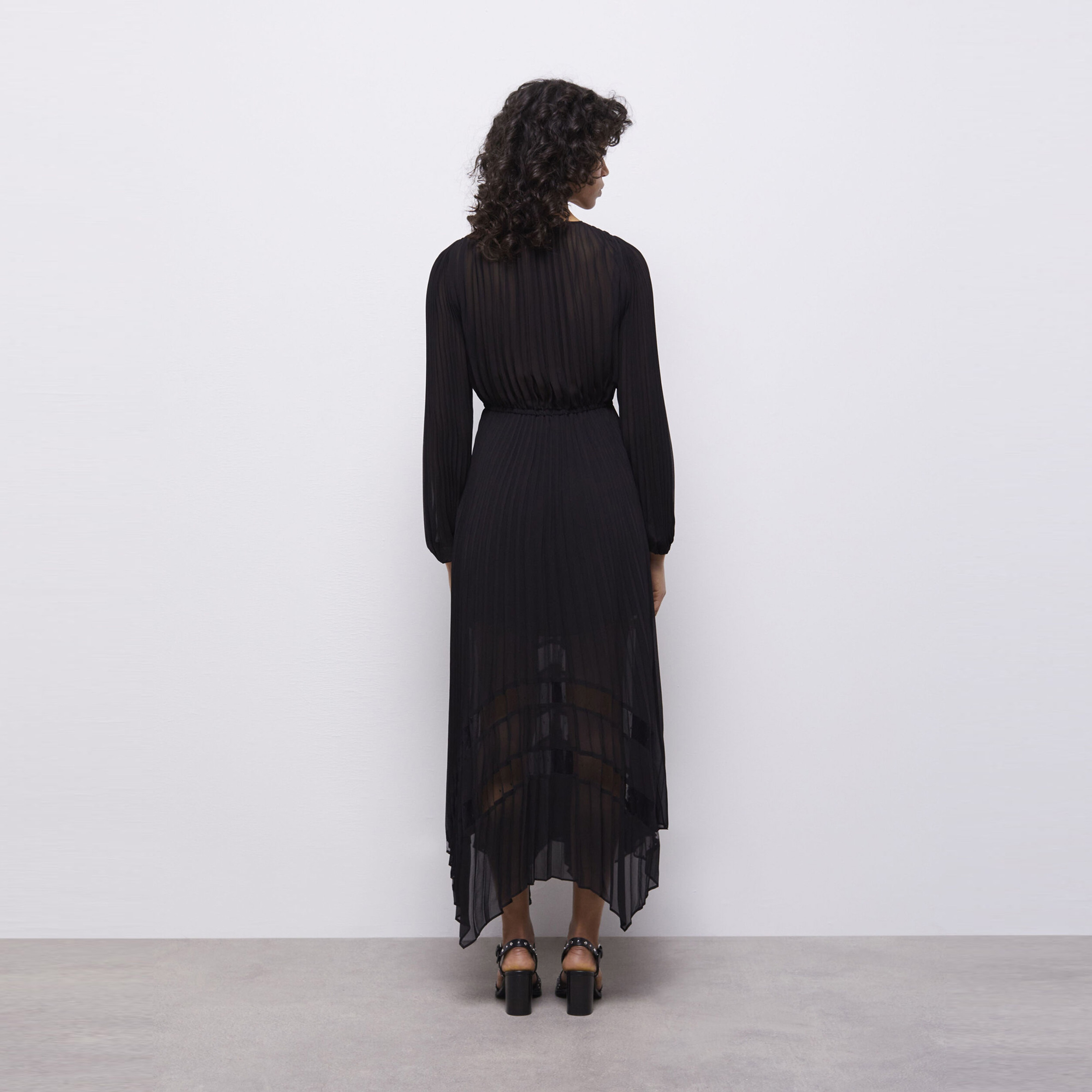 KADIN SİYAH ELBİSE