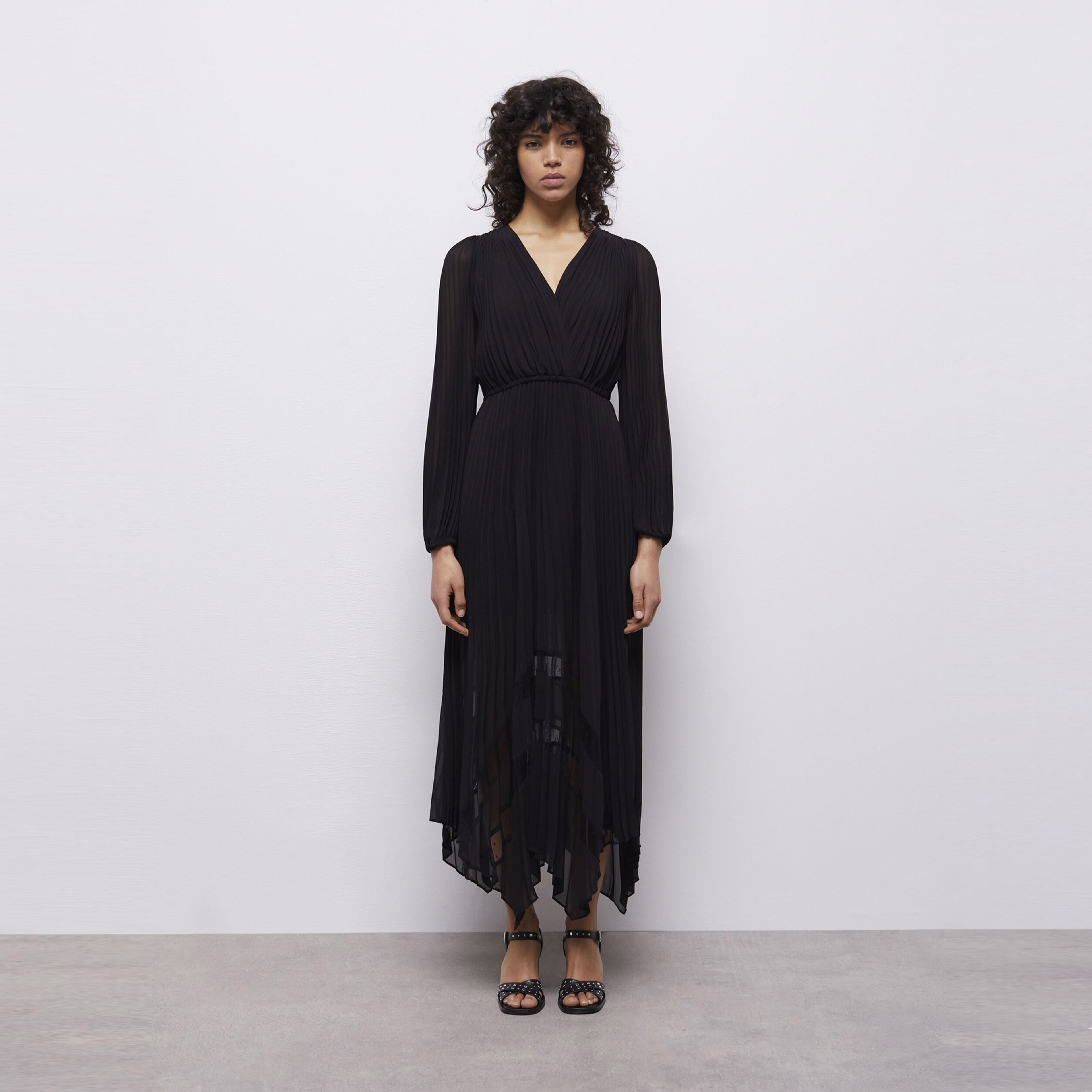 KADIN SİYAH ELBİSE