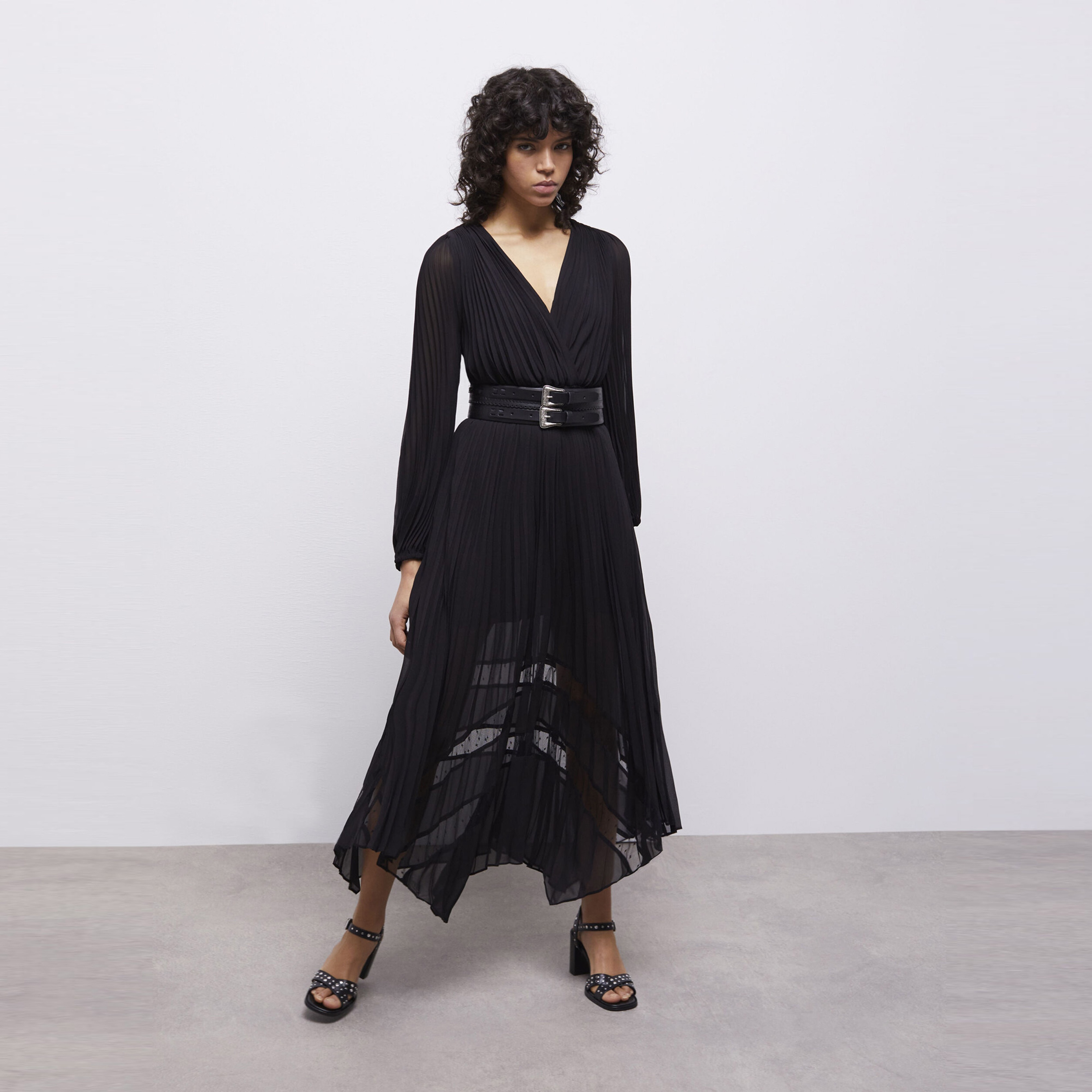 KADIN SİYAH ELBİSE