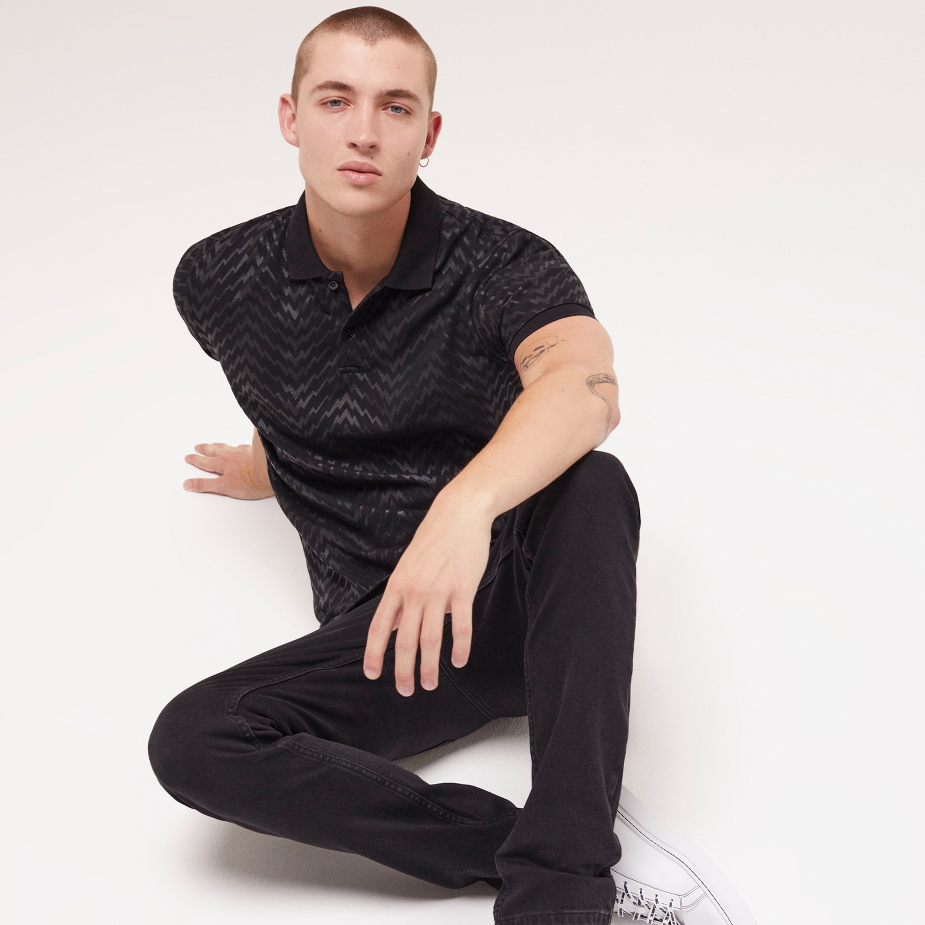 ERKEK DESENLİ SİYAH POLO