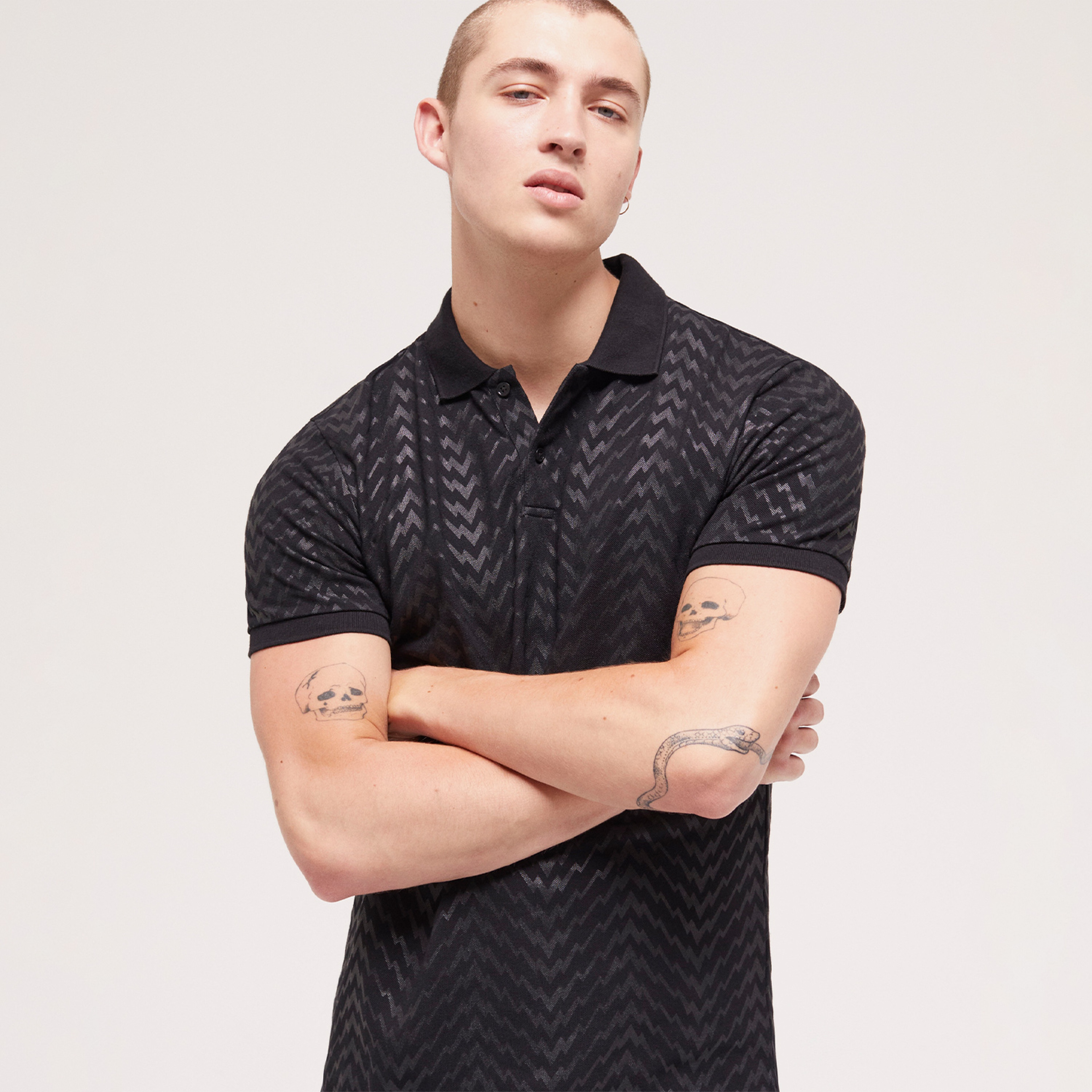 ERKEK DESENLİ SİYAH POLO