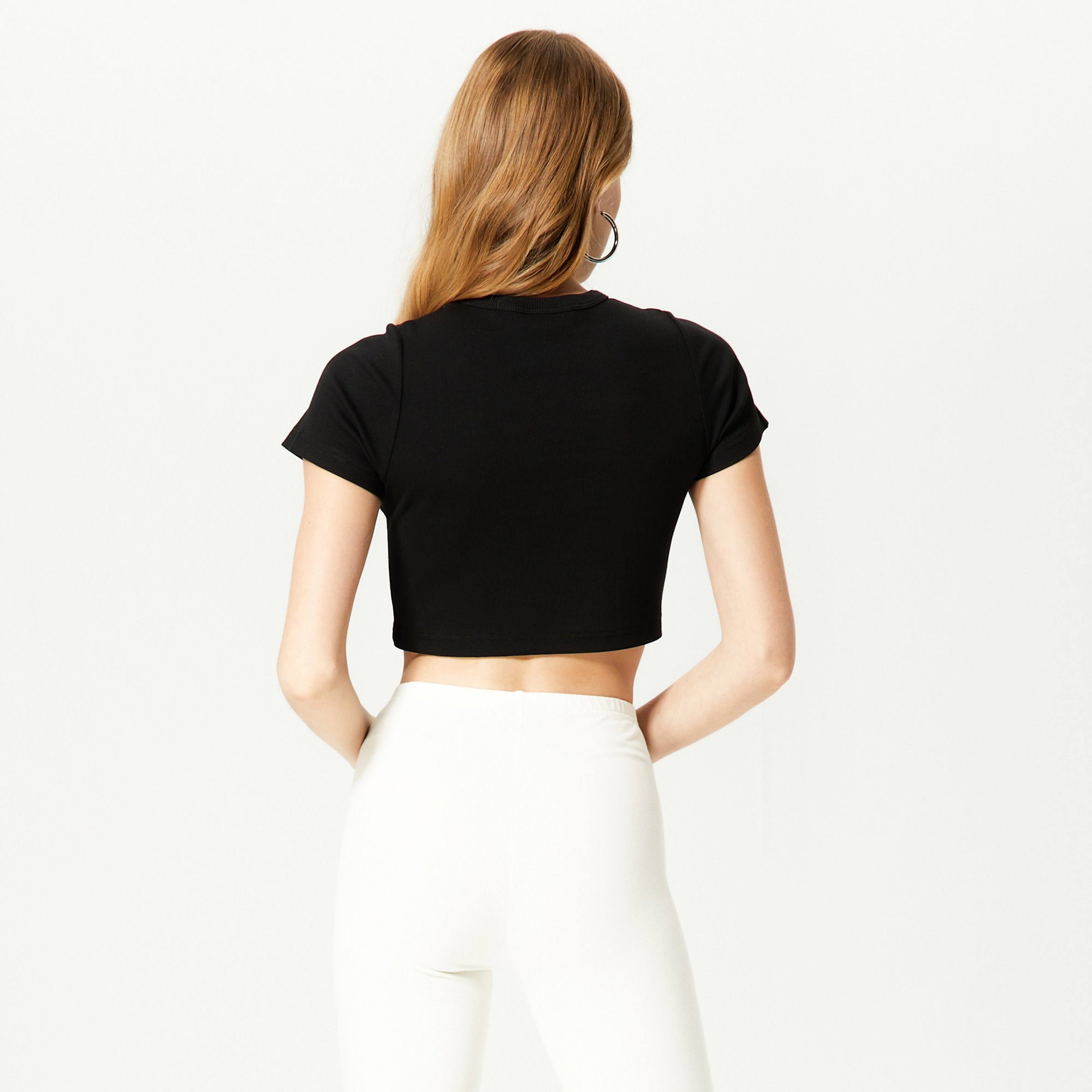 Soon To Be Announced Sportswear Kadın Siyah Crop T-Shirt