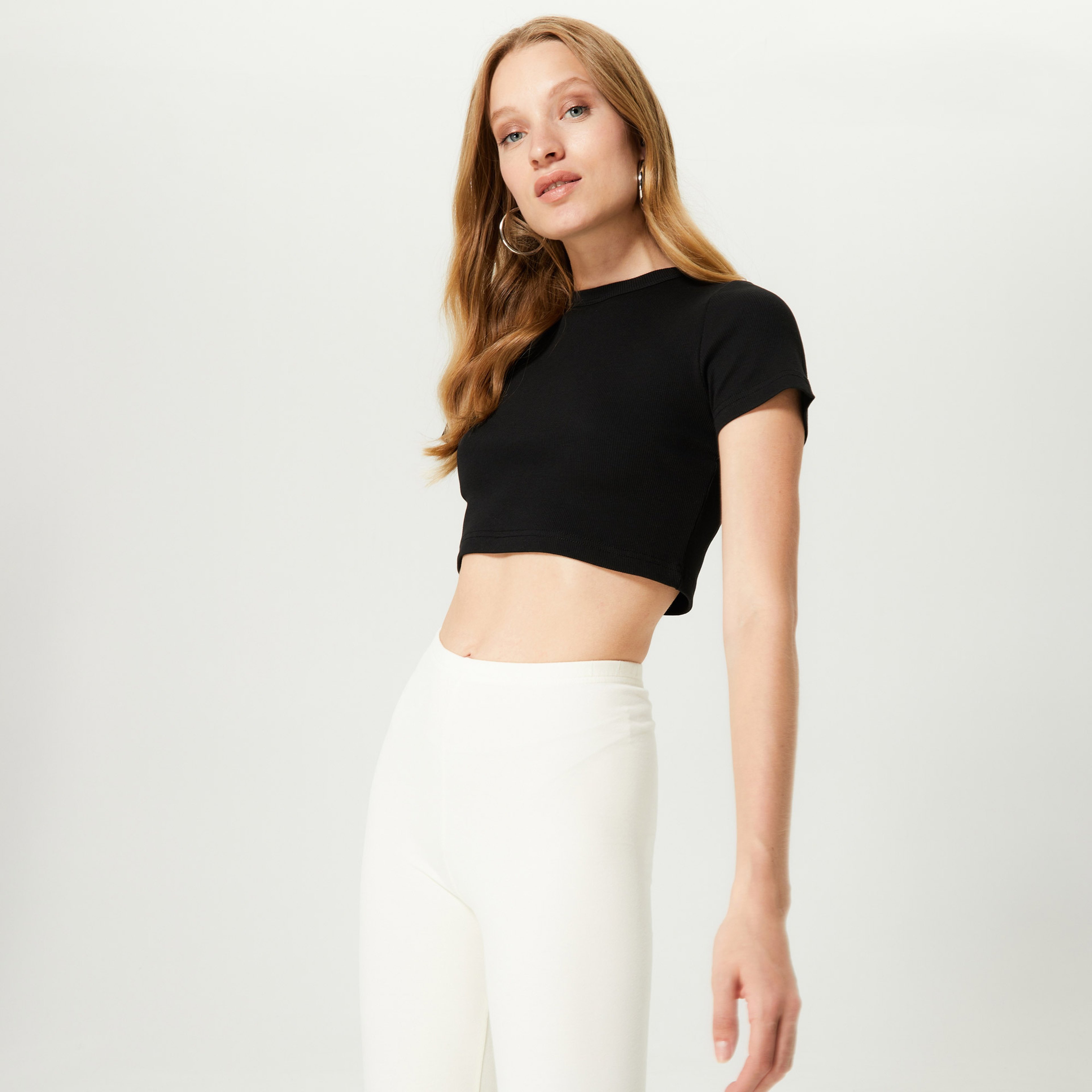 Soon To Be Announced Sportswear Kadın Siyah Crop T-Shirt