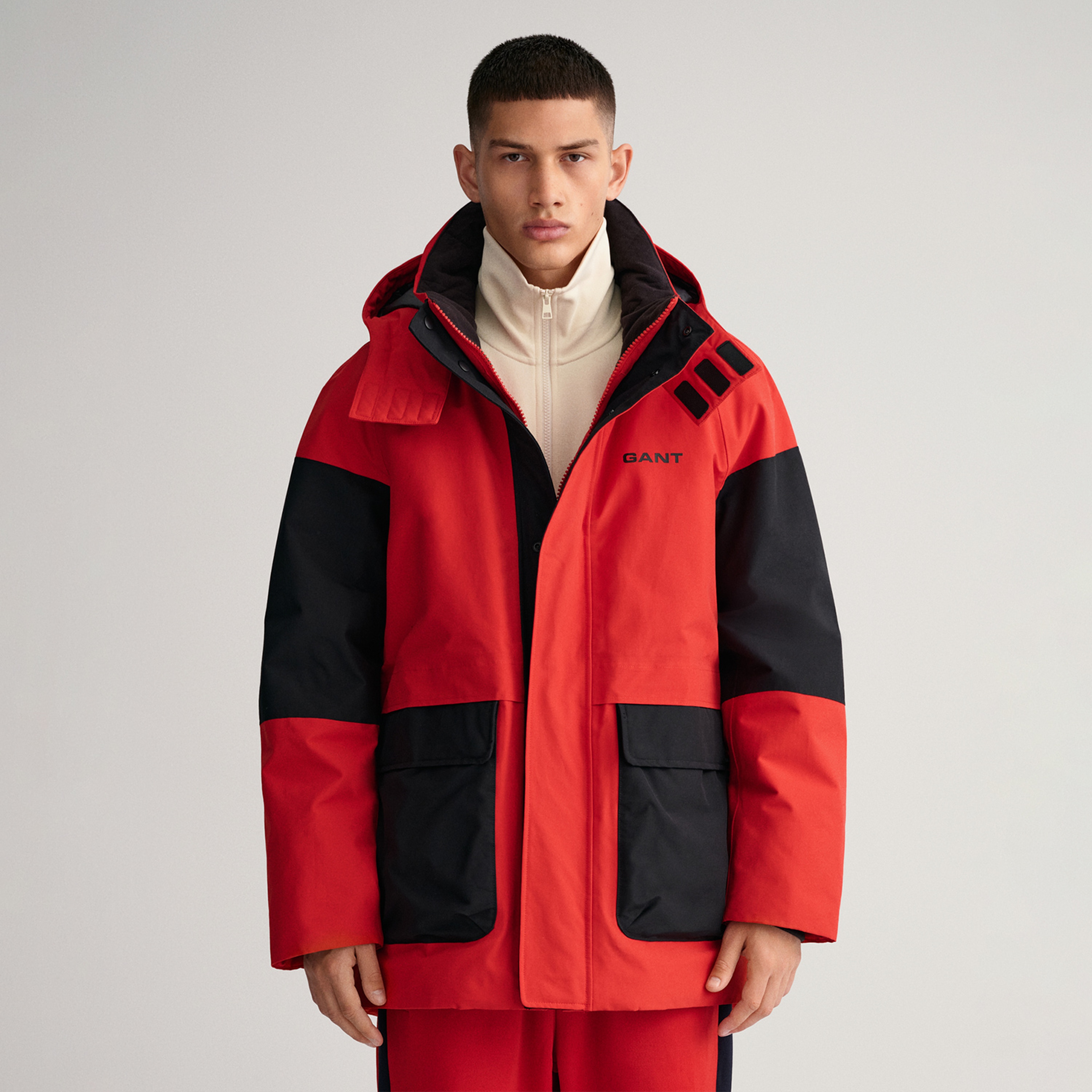 Gant Erkek Kırmızı Oversize Fit Kapüşonlu Logolu Mont