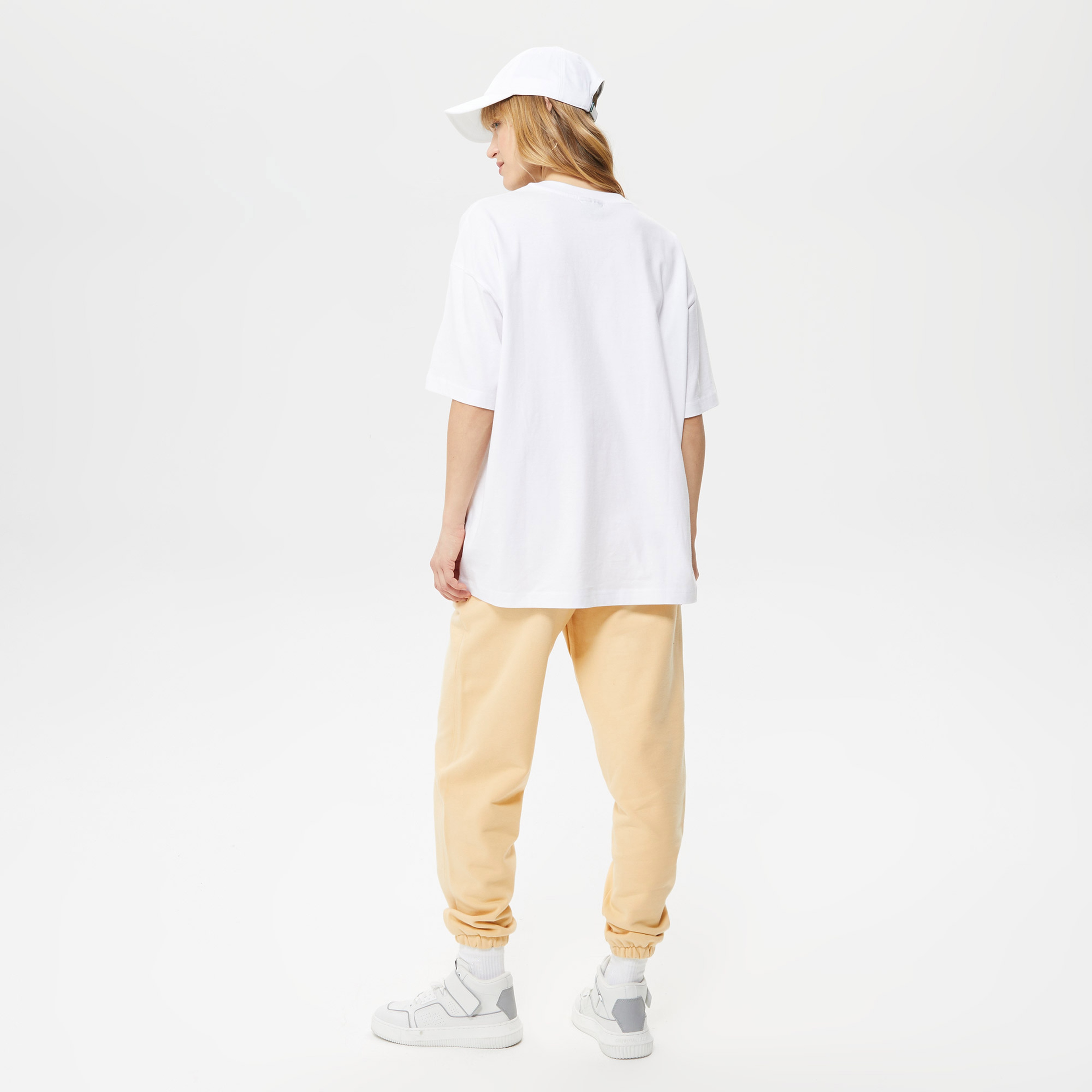 Soon To Be Announced Logo Unisex Beyaz T-Shirt