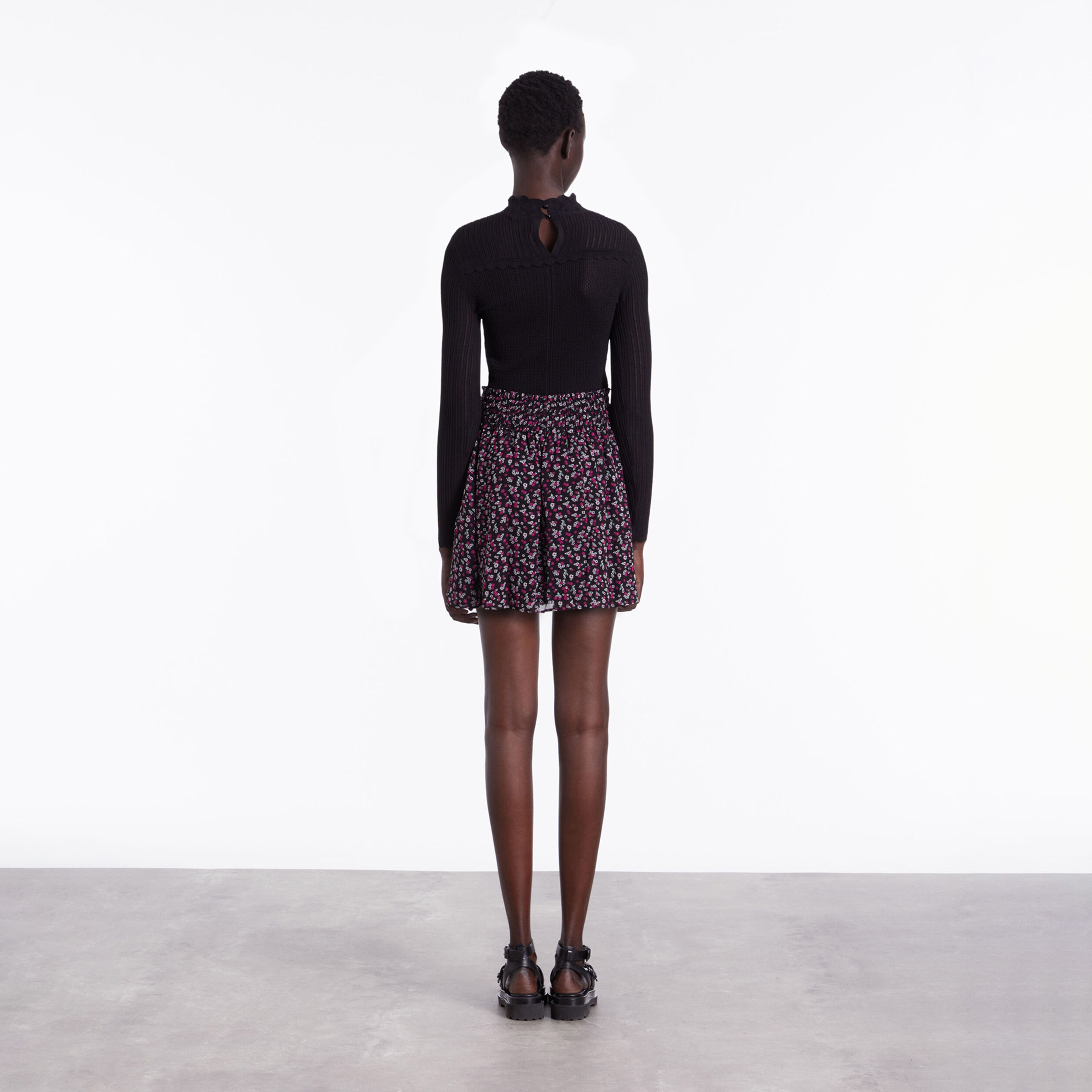 KADIN ÇİÇEK DESENLİ SİYAH ETEK