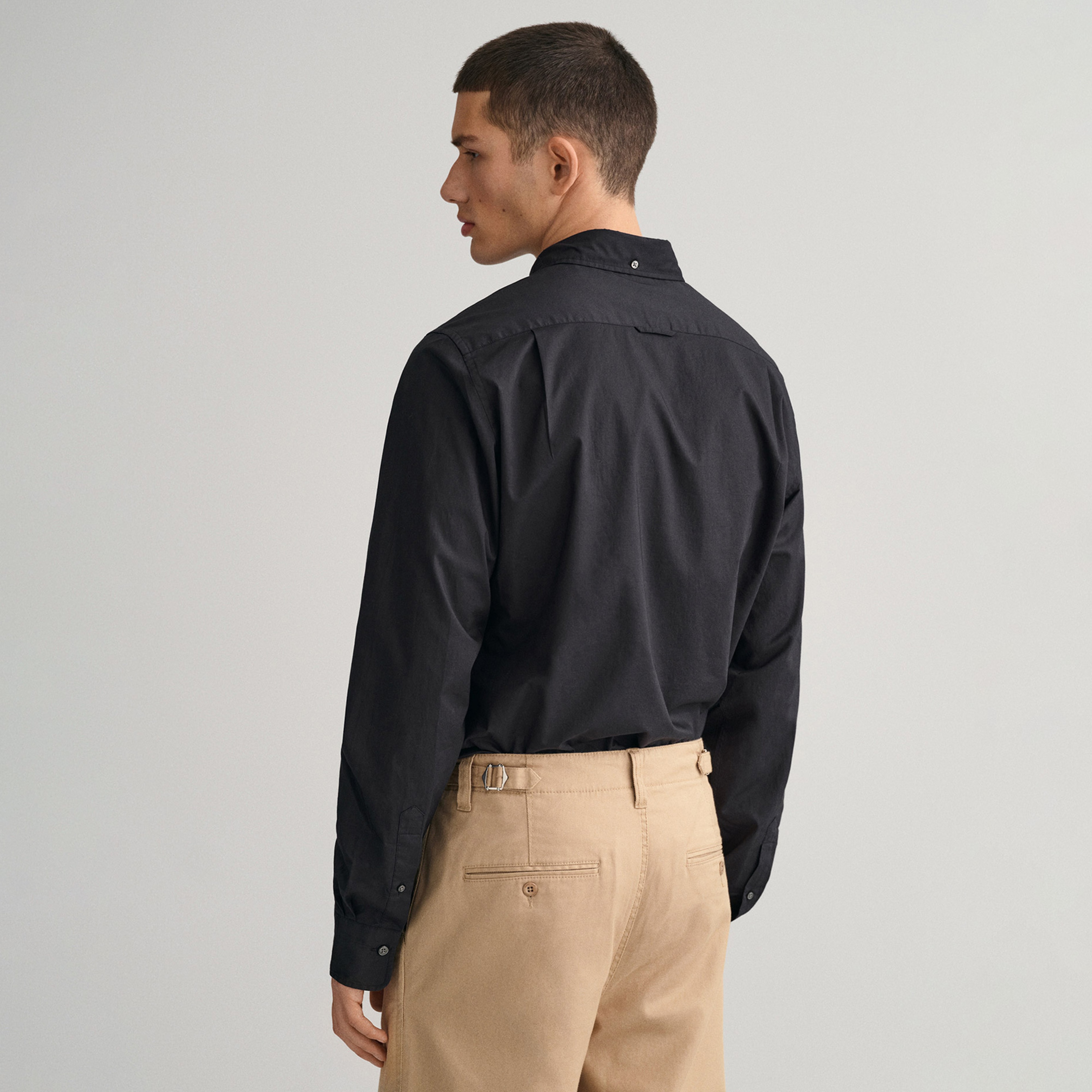 GANT Erkek Siyah Slim Fit Düğmeli Yaka Broadcloth Gömlek