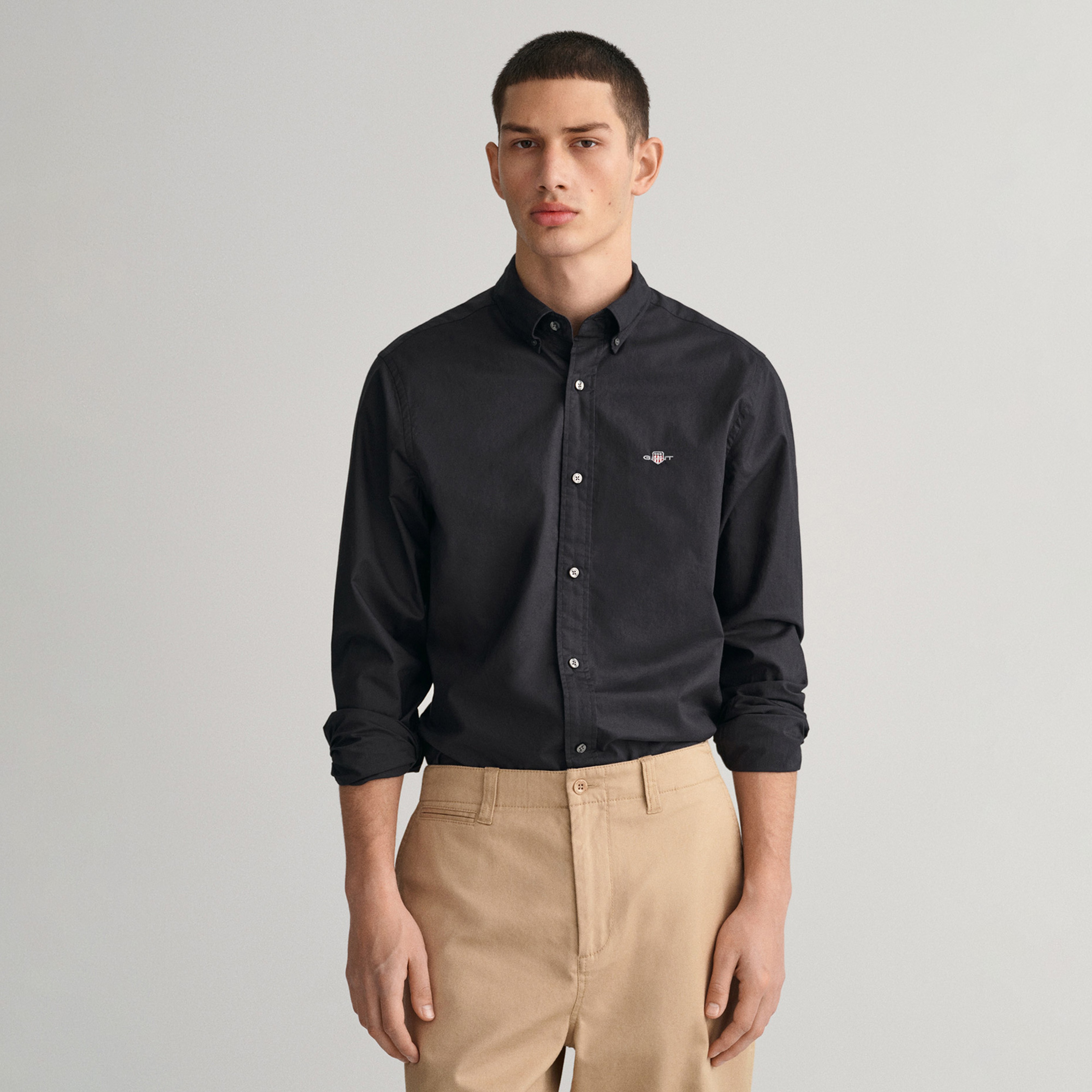 GANT Erkek Siyah Slim Fit Düğmeli Yaka Broadcloth Gömlek