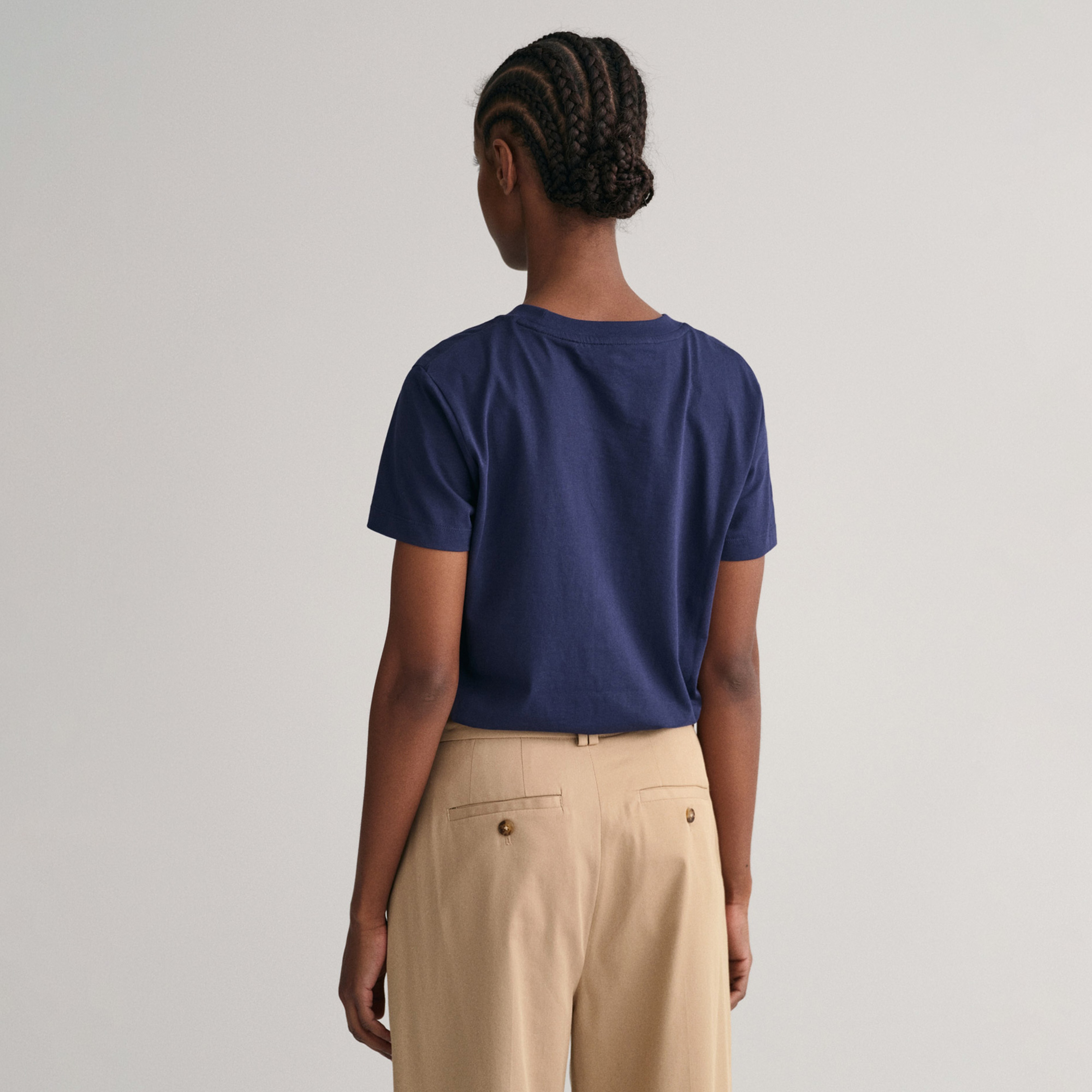 GANT Kadın Lacivert Regular Fit Bisiklet Yaka Logolu T-shirt