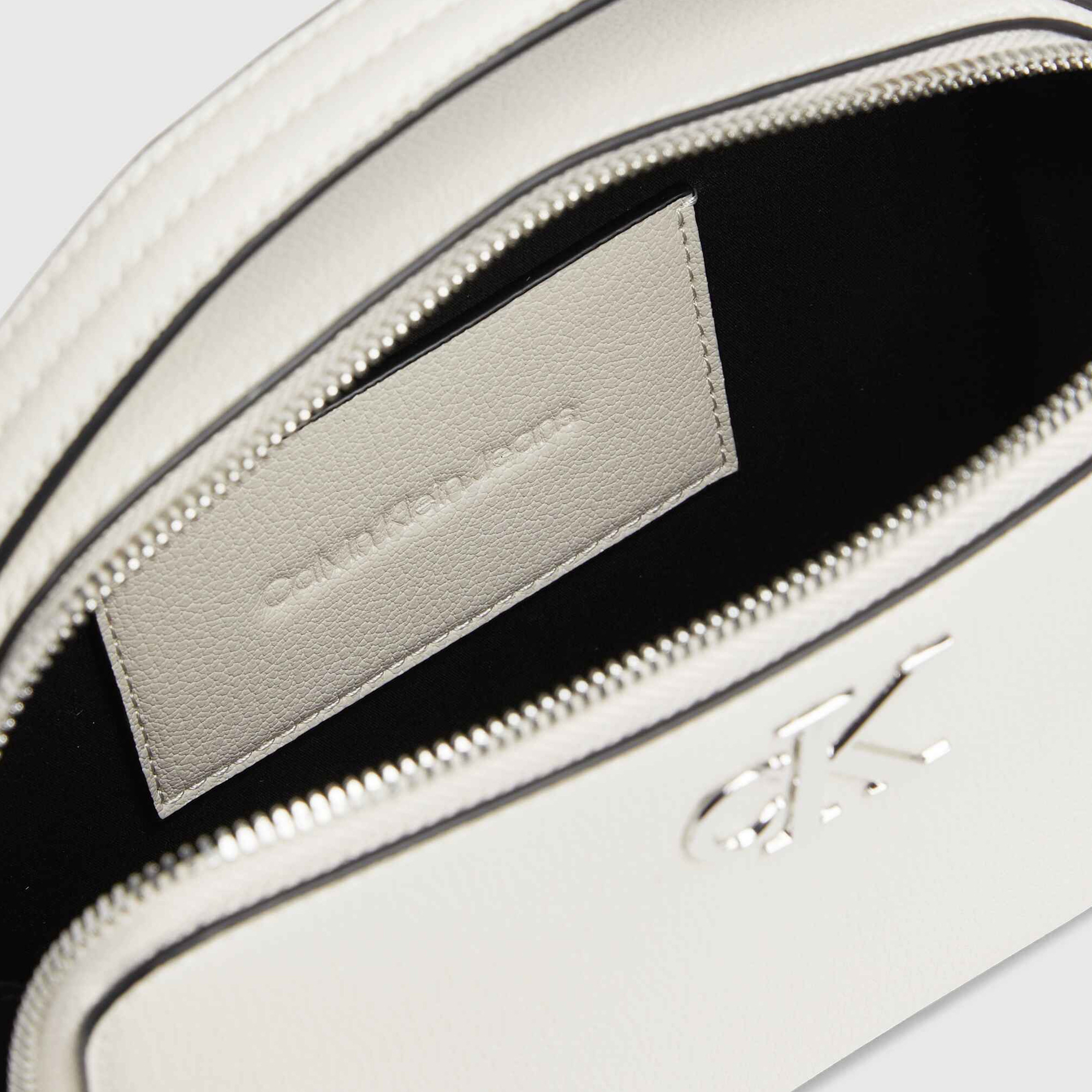 Calvin Klein Kadın Beyaz Çanta