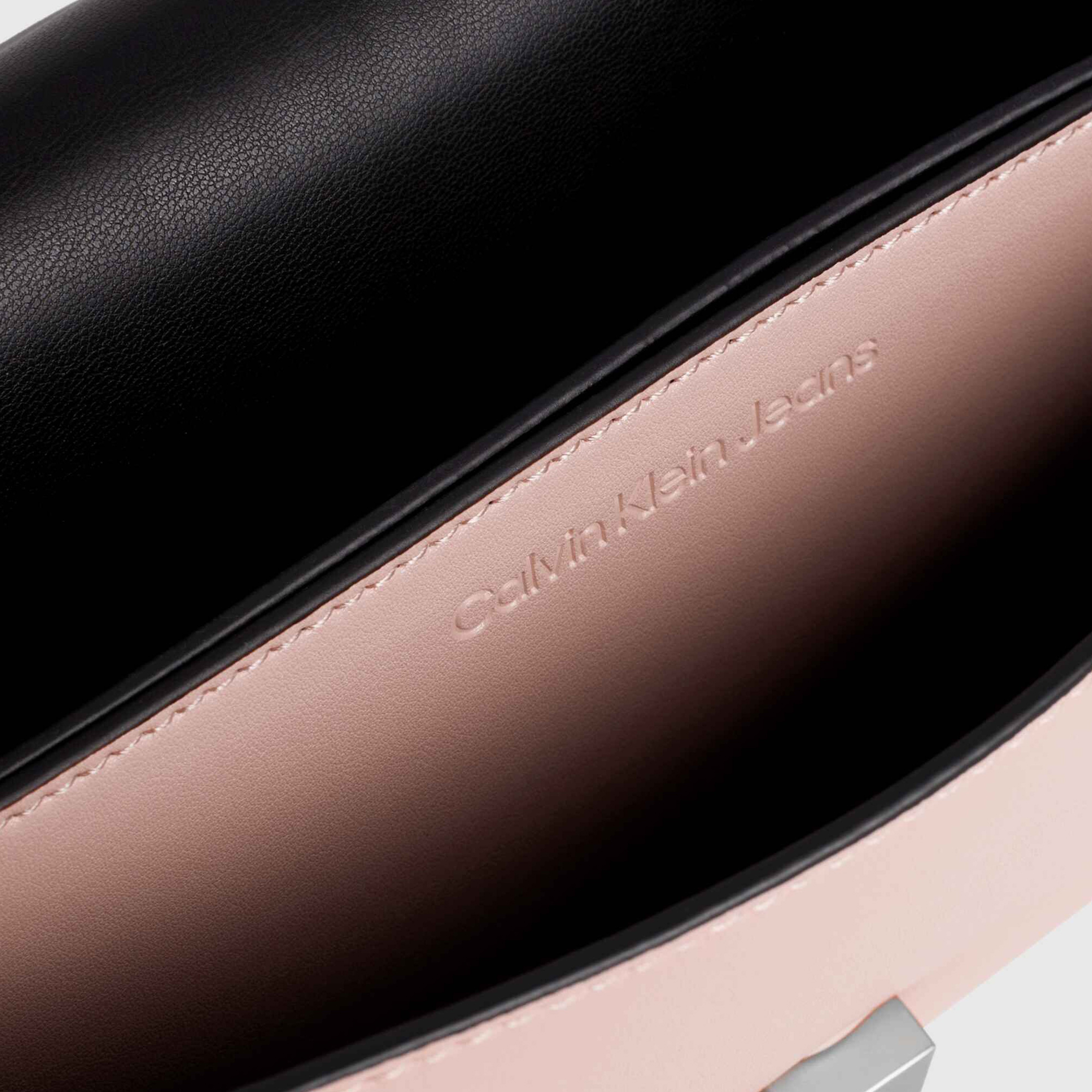 Calvin Klein Kadın Pembe Çanta