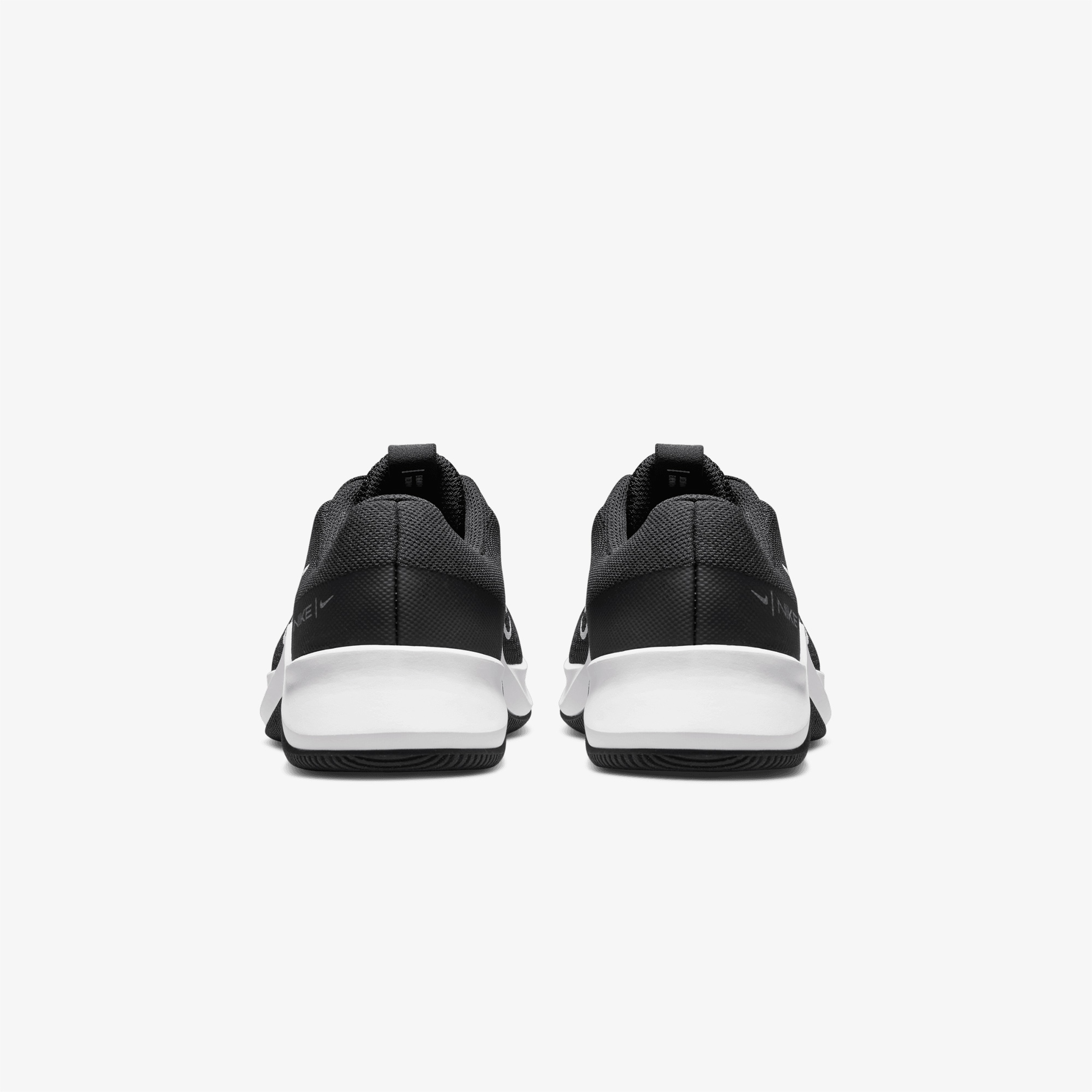 Nike Mc Trainer 2 Kadın Siyah Spor Ayakkabı