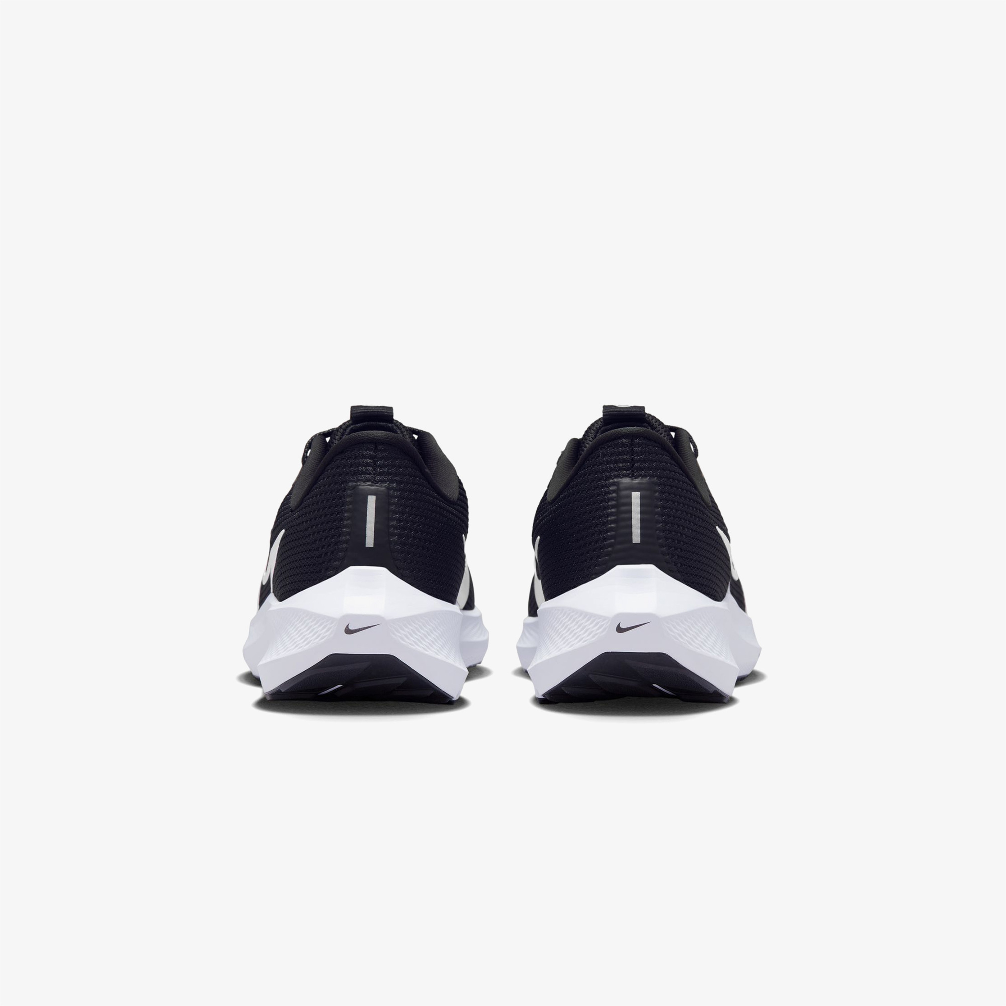 Nike Air Zoom Pegasus 40 Erkek Siyah Koşu Ayakkabısı