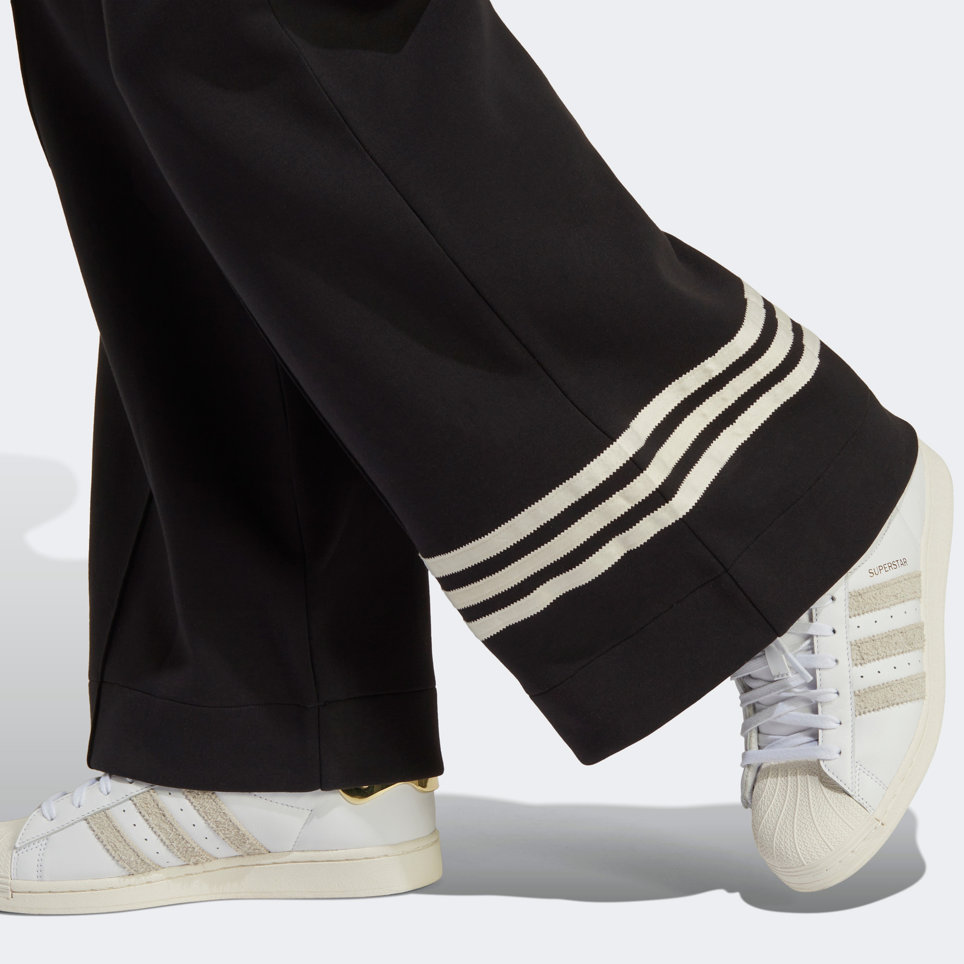 adidas Adicolor Neuclassics Kadın Siyah Eşofman Altı