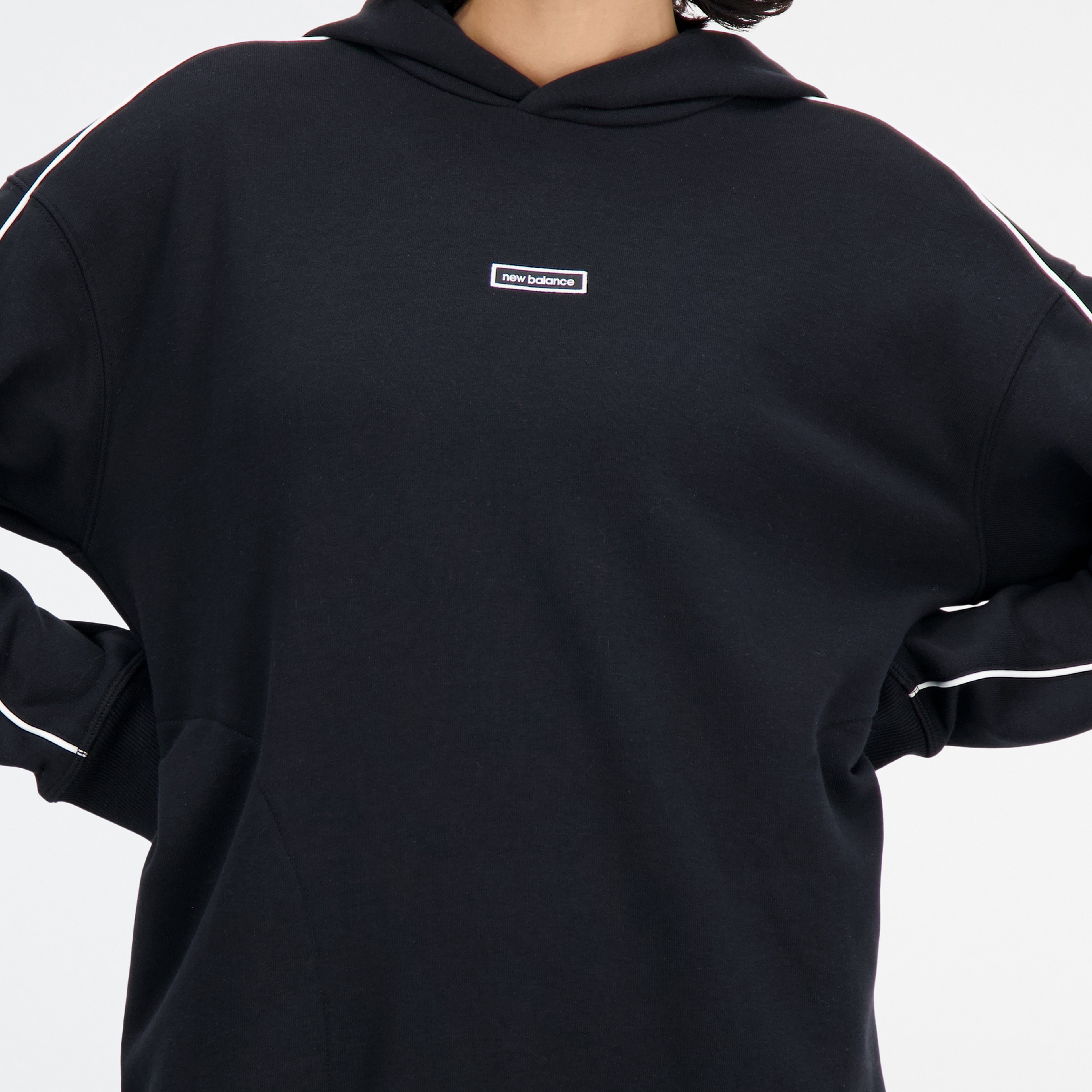 New Balance Essentials French Terry Oversize Kadın Siyah Hoodie