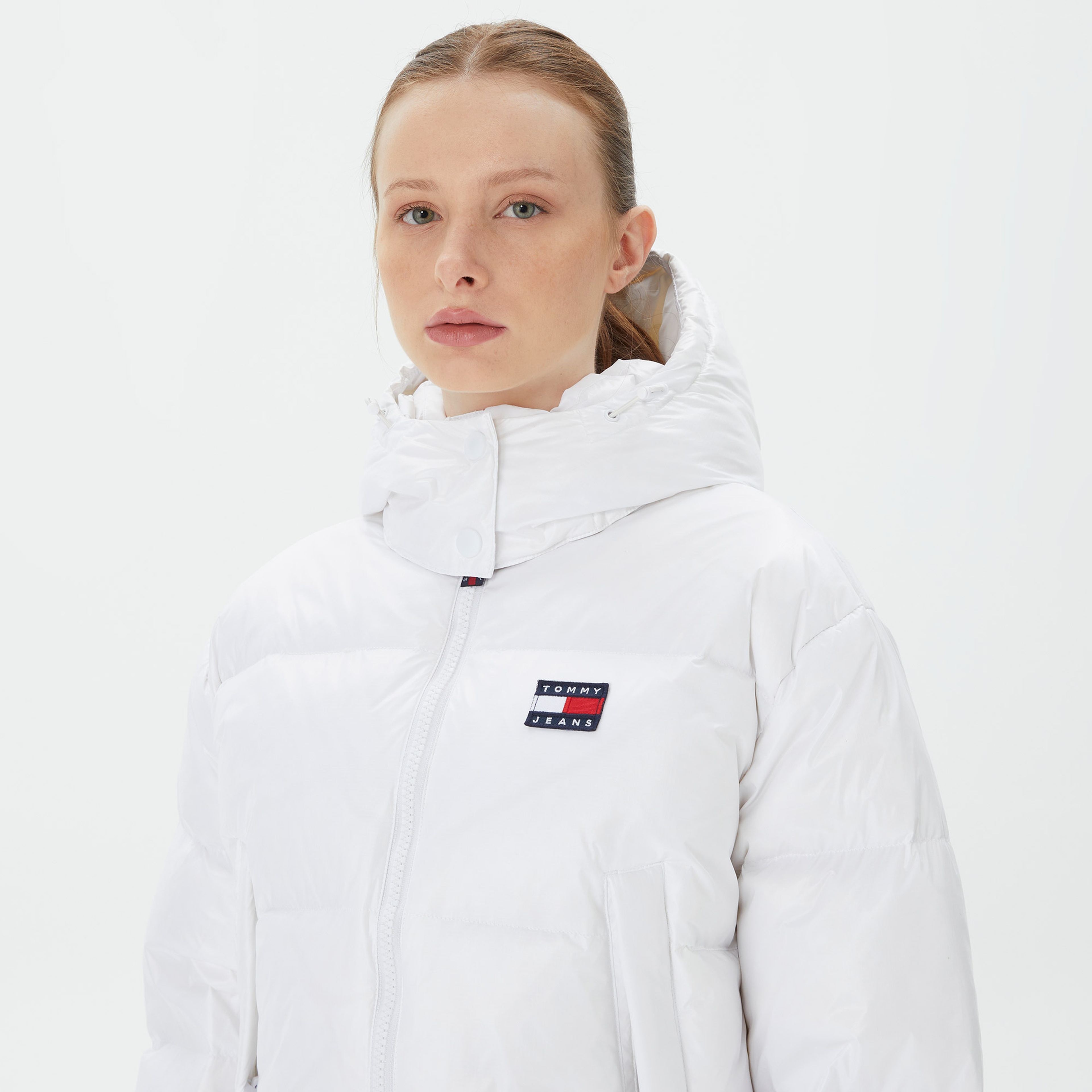Tommy Hilfiger Crop Alaska Puffer Kadın Beyaz Mont