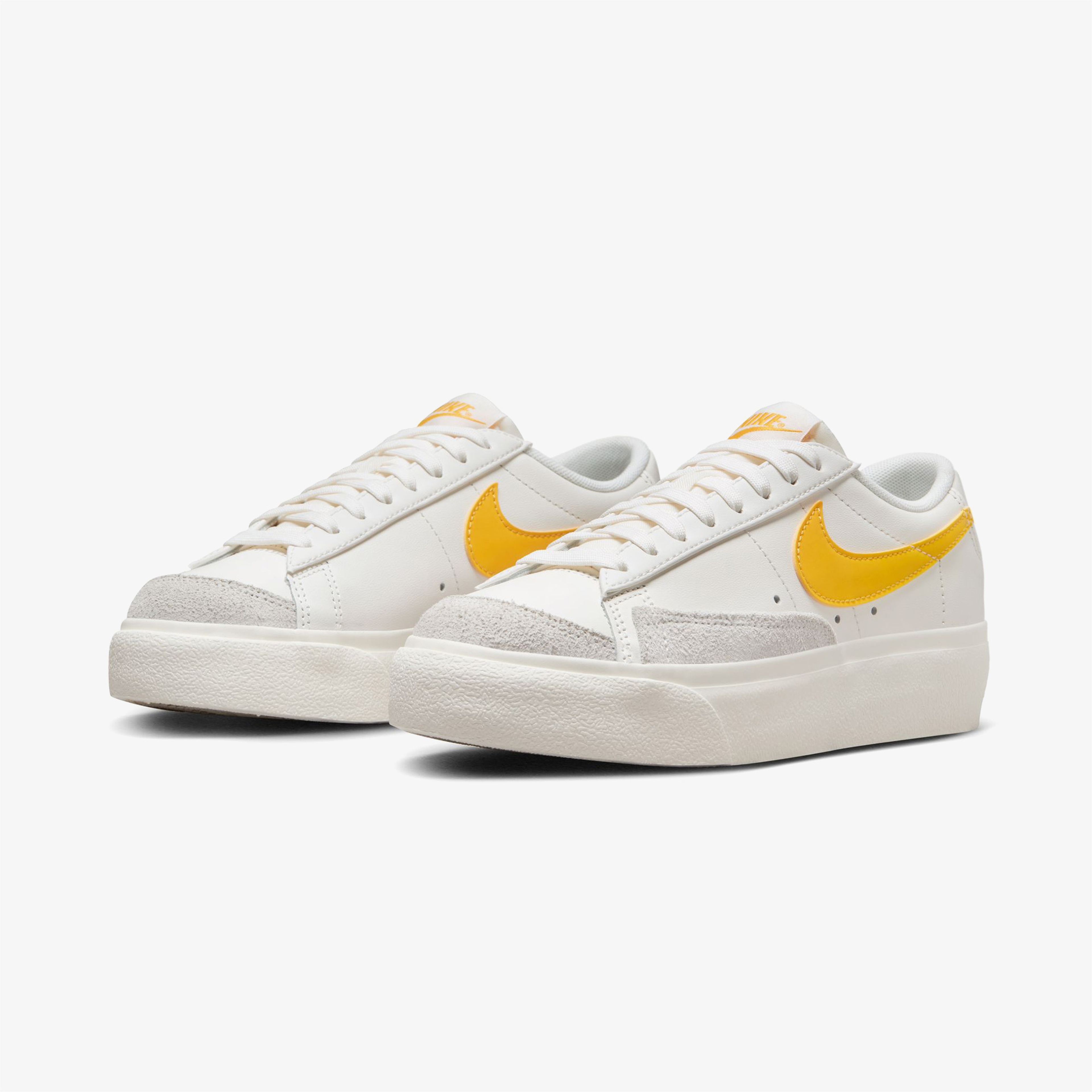 Nike Blazer Low Platform Kadın Beyaz Spor Ayakkabı