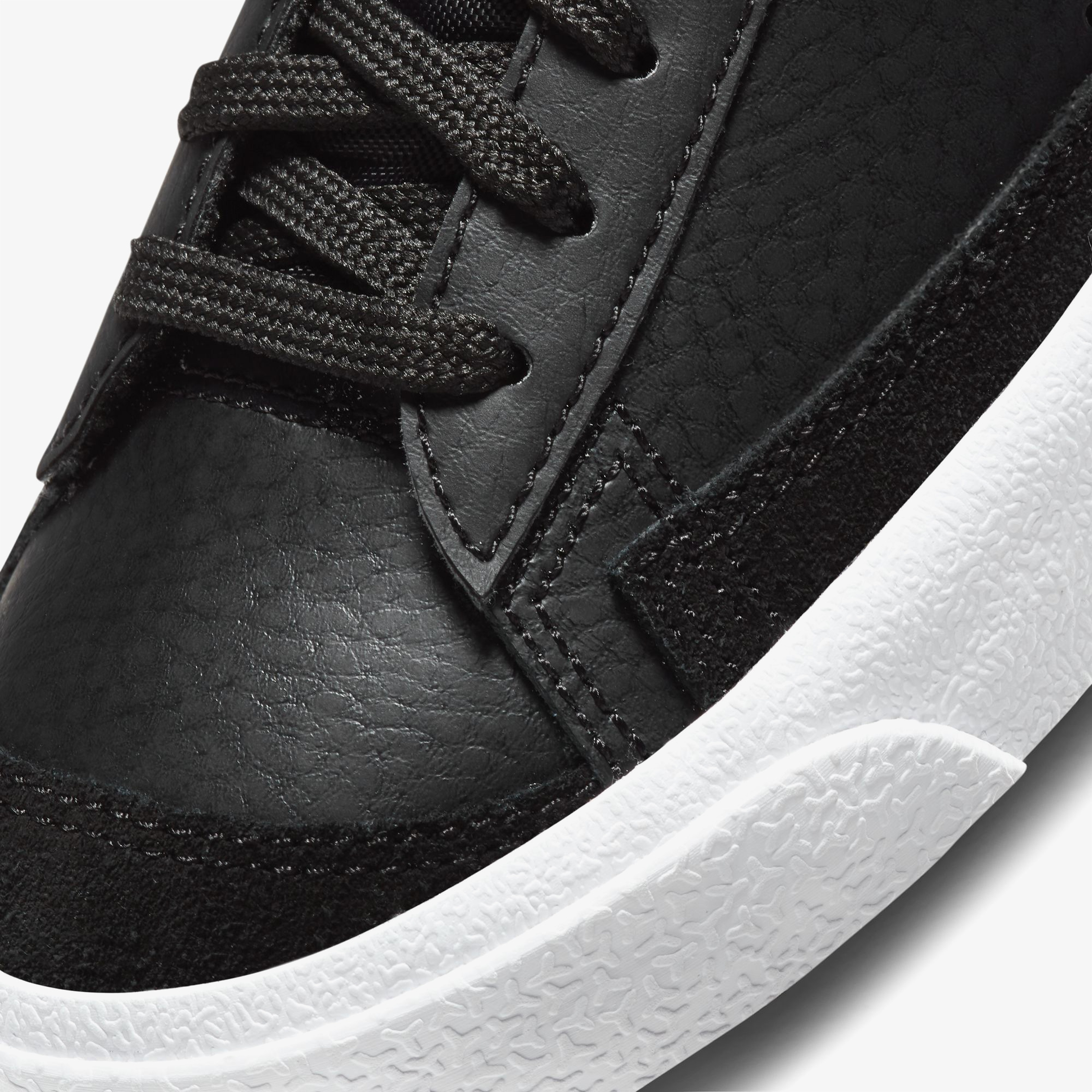 Nike Blazer Mid '77 Kadın Siyah Spor Ayakkabı