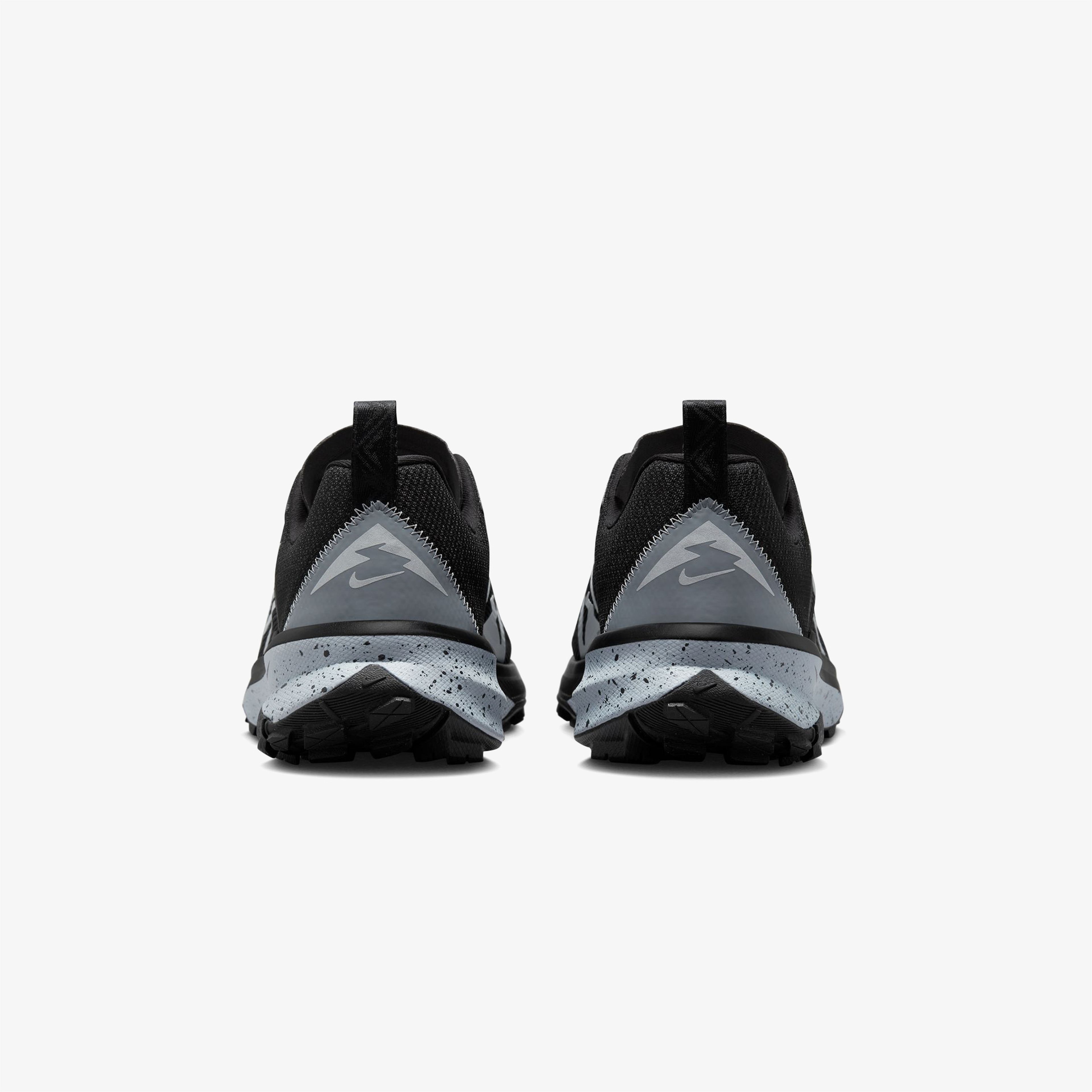 Nike Kiger 9 Erkek Siyah Koşu Ayakkabısı