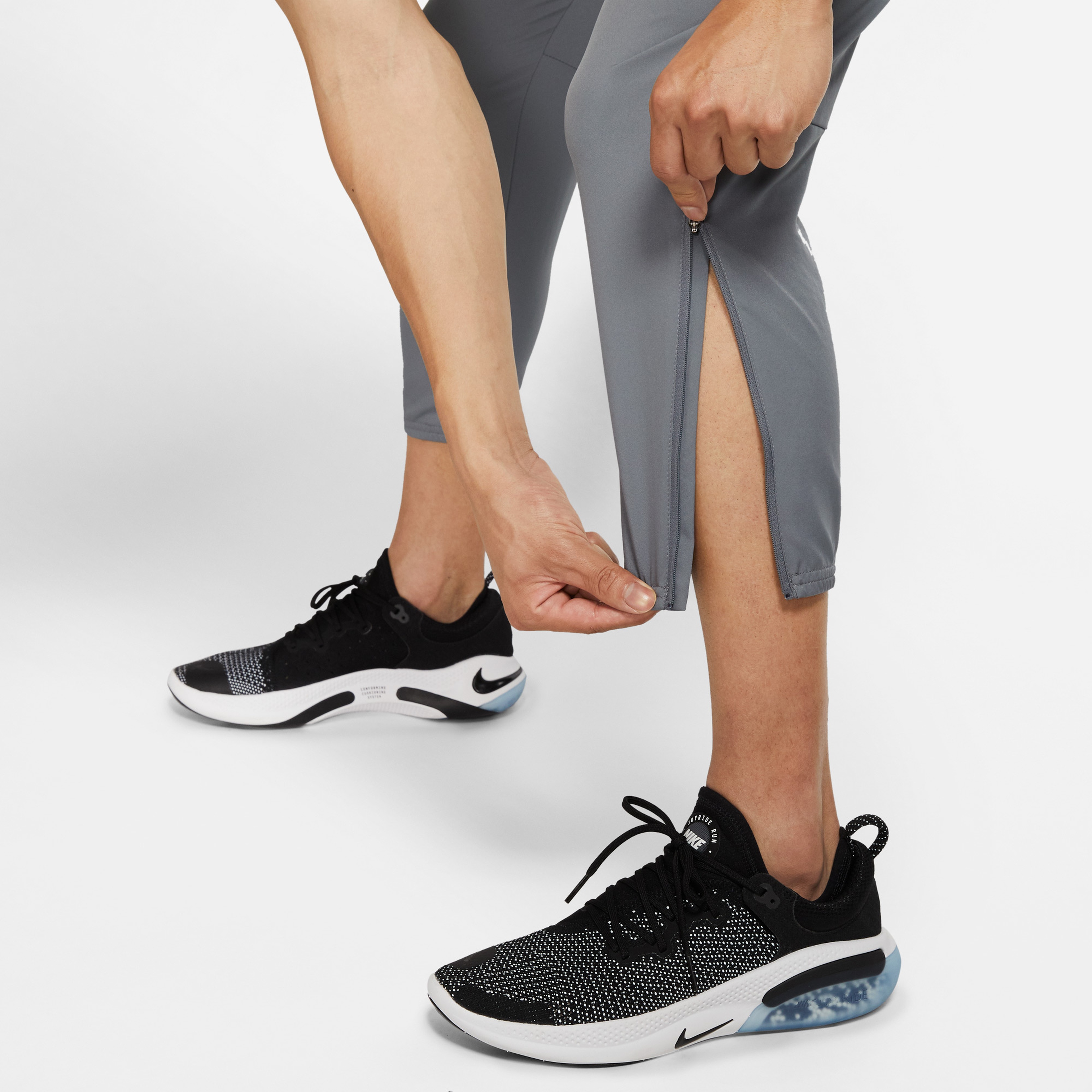 Nike Dri-FIT Challenger Woven Erkek Gri Eşofman Altı