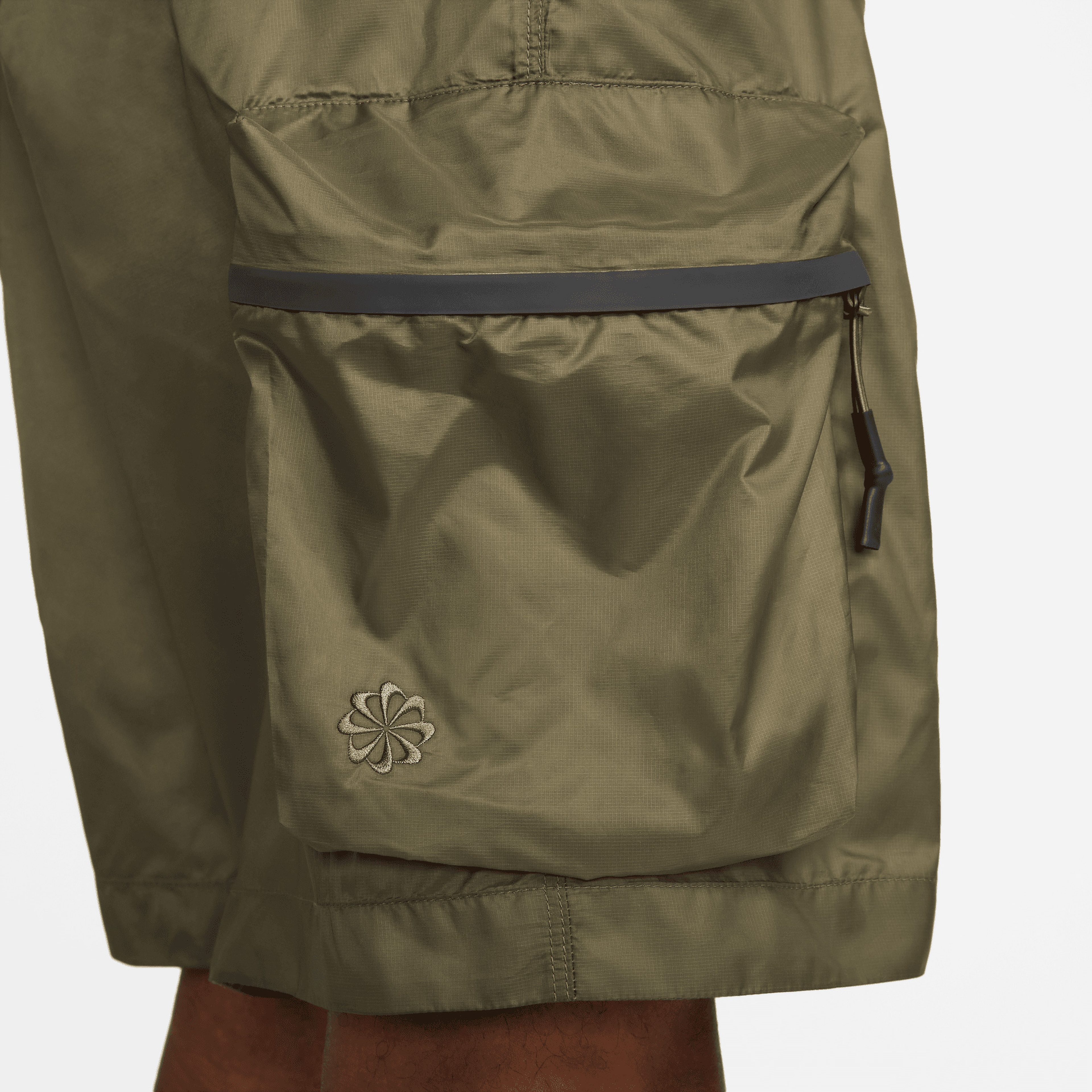 Nike Sportswear Tech Pack Erkek Yeşil Günlük Şort