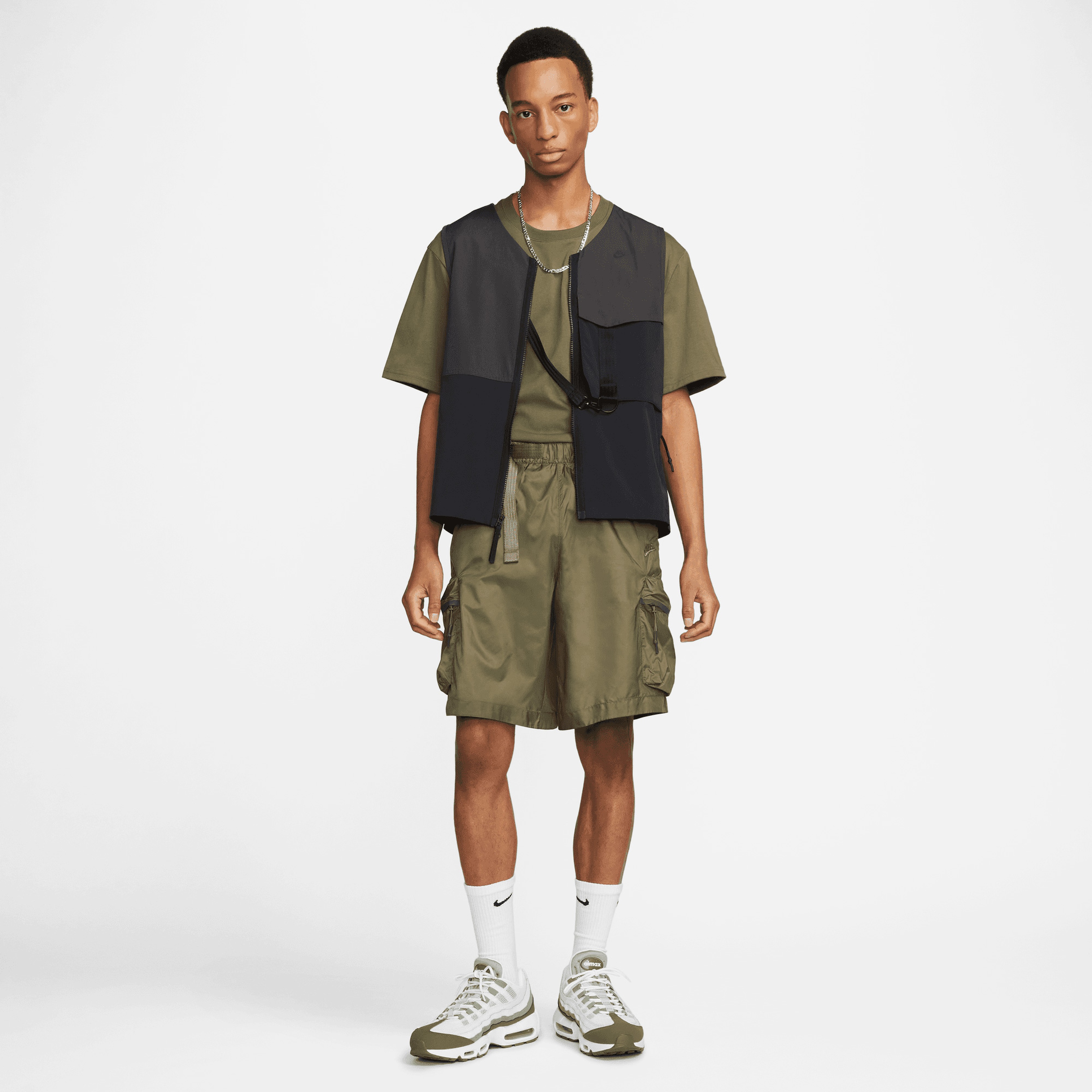 Nike Sportswear Tech Pack Erkek Yeşil Günlük Şort