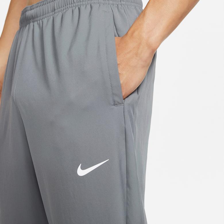 Nike Dri-FIT Challenger Woven Erkek Gri Eşofman Altı