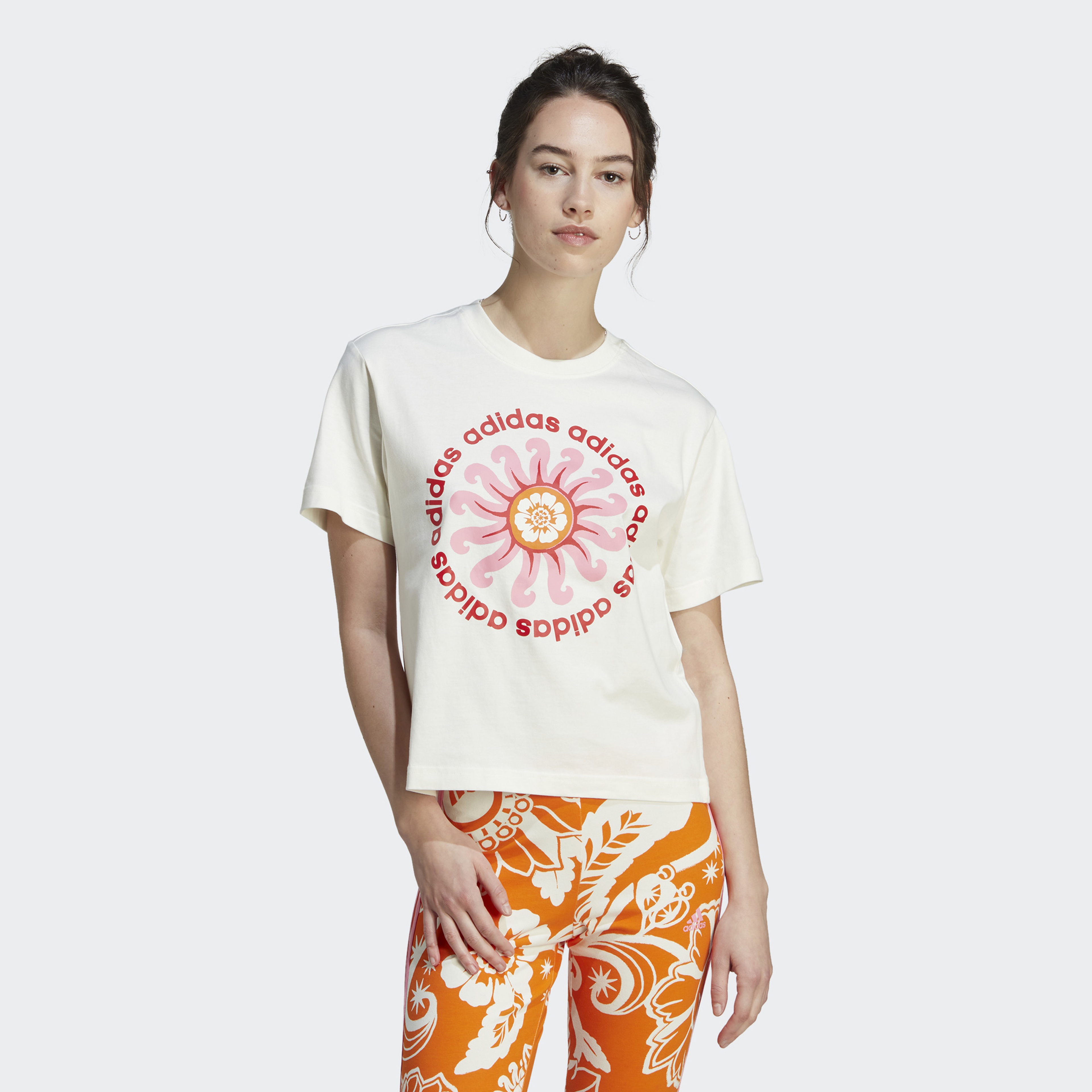 adidas Farm Gfx Kadın Beyaz Günlük T-Shirt