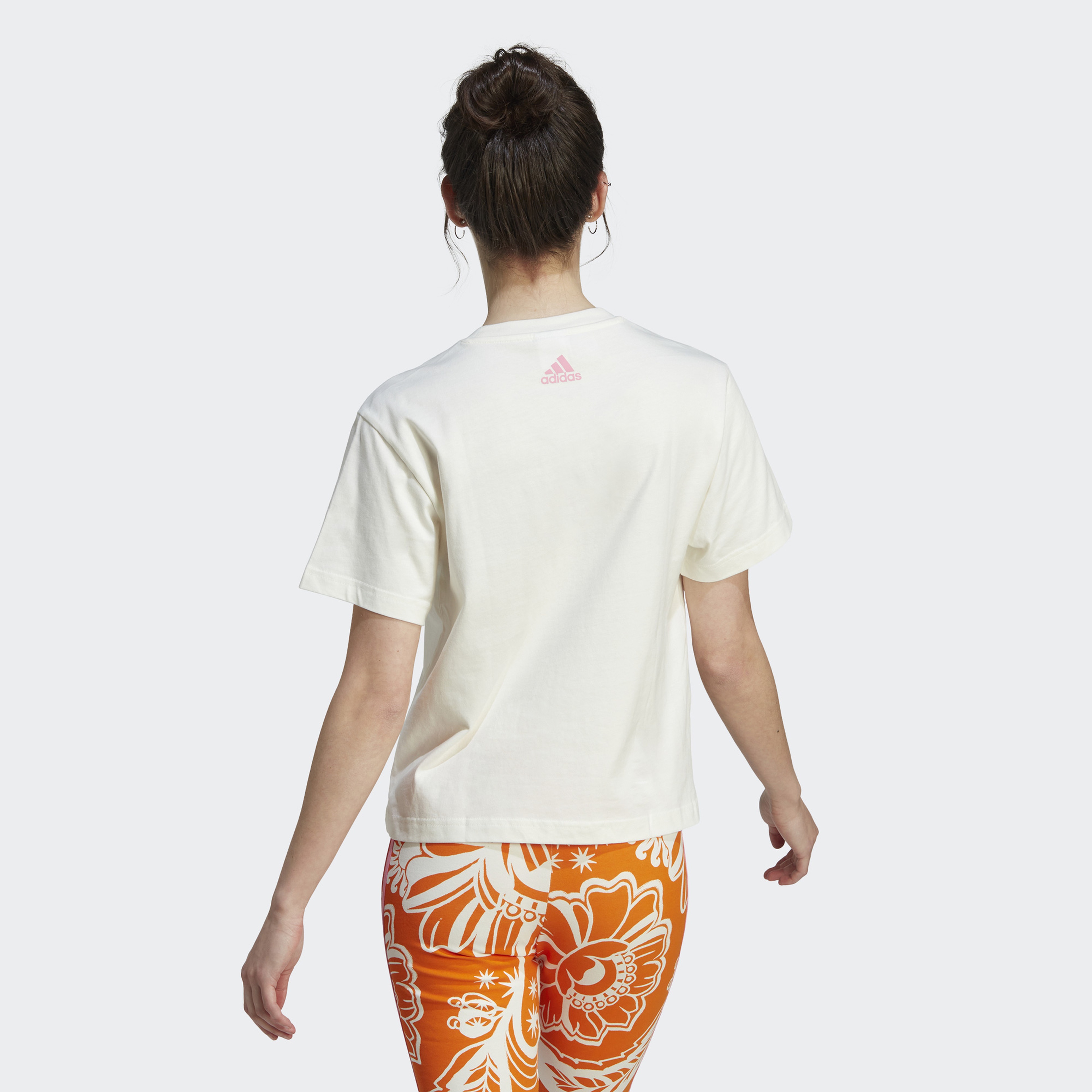 adidas Farm Gfx Kadın Beyaz Günlük T-Shirt