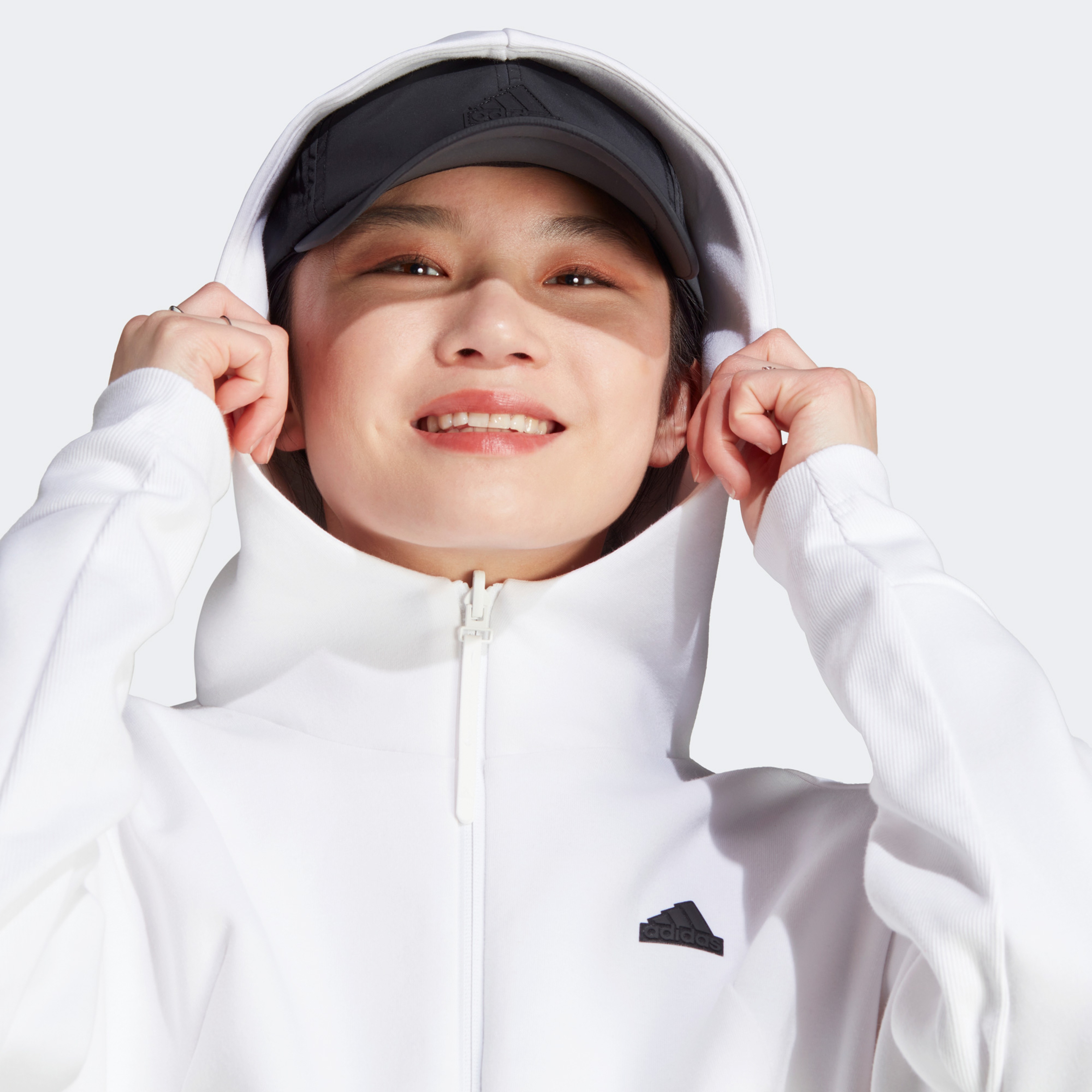 adidas Z.N.E. Full-Zip Kapüşonlu Kadın Beyaz Eşofman Üstü