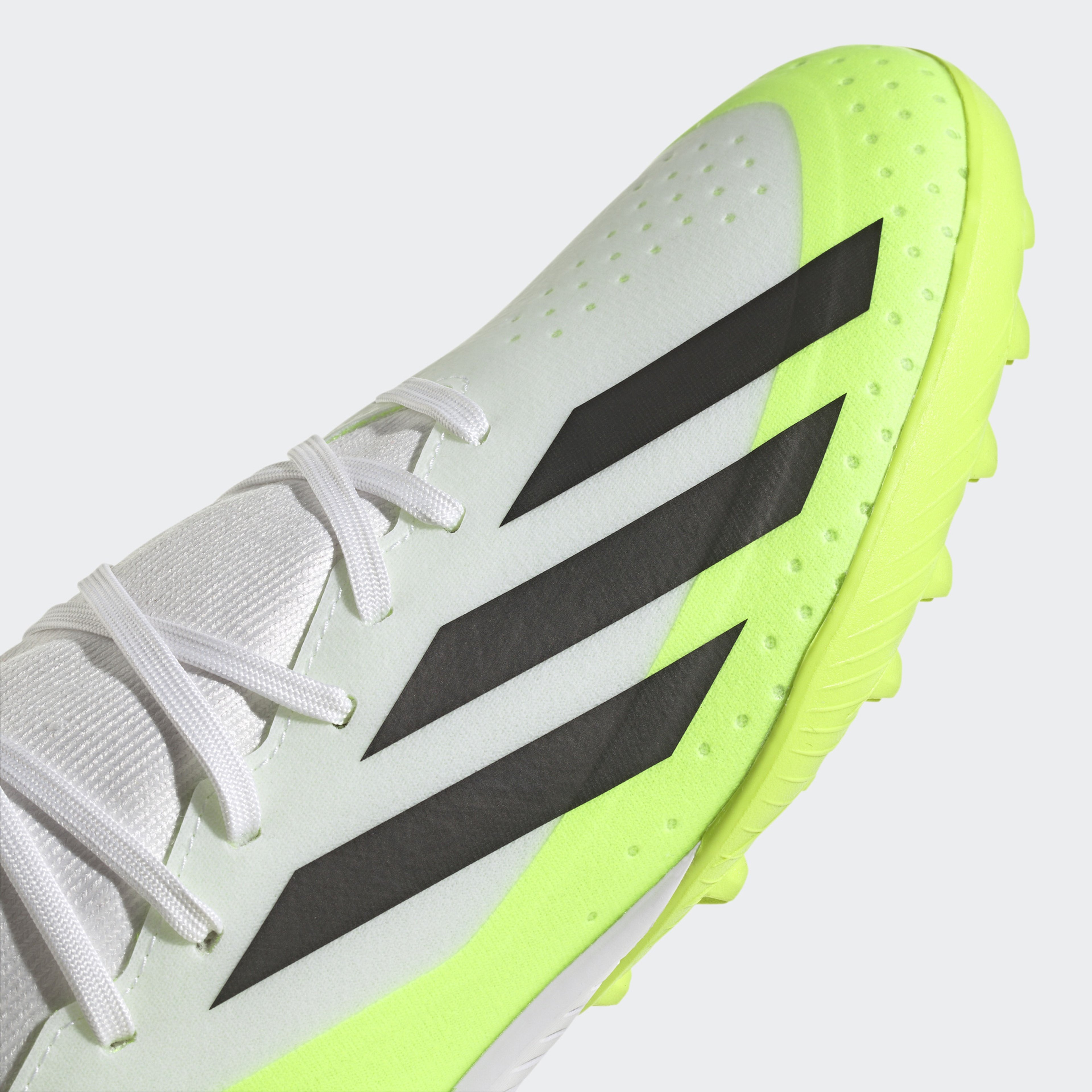 Adidas Erkek Beyaz Halı Saha Kramponu