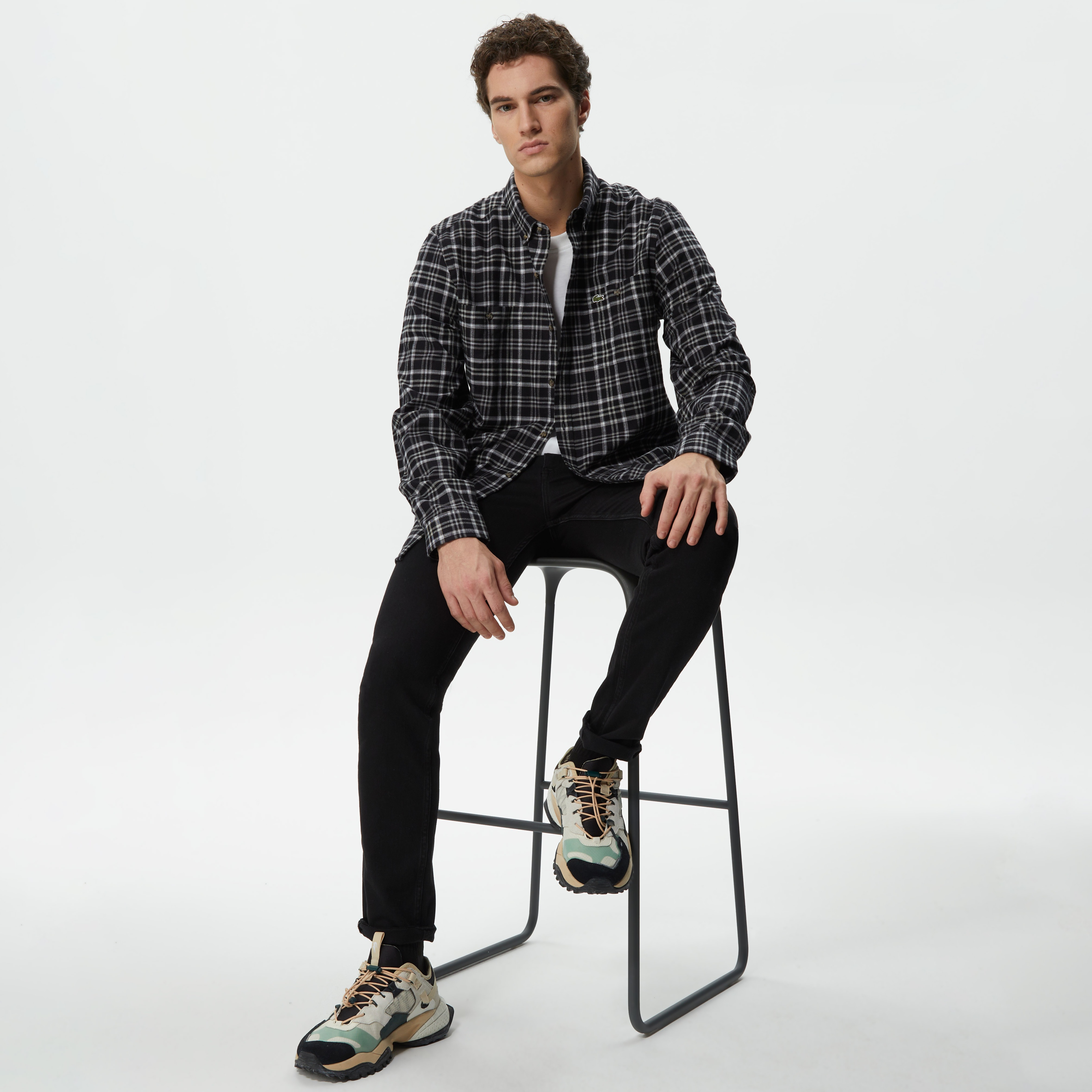 Erkek Regular Fit Düğmeli Yaka Ekose Siyah Gömlek