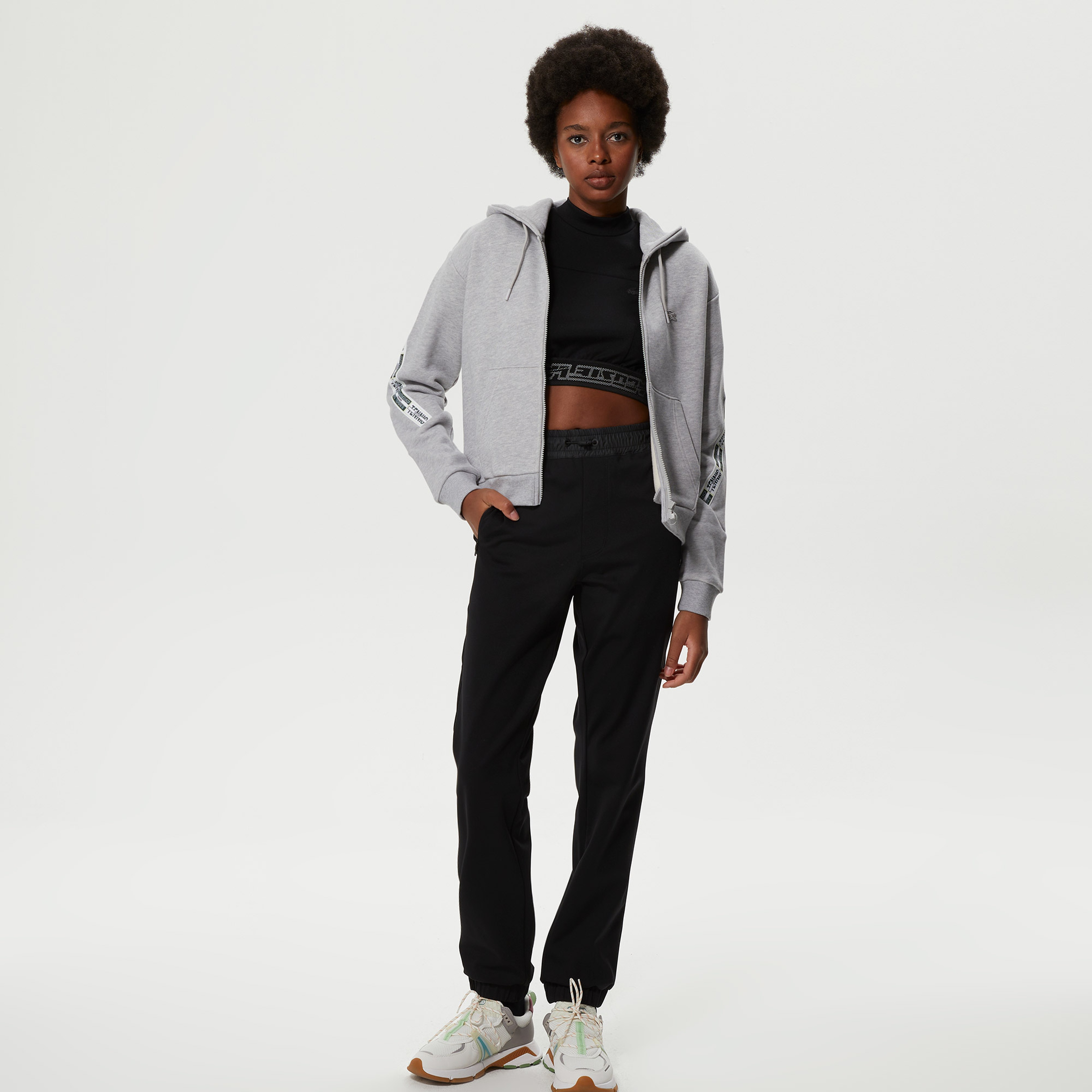 Kadın Crop Fit Kapüşonlu Baskılı Gri Sweatshirt