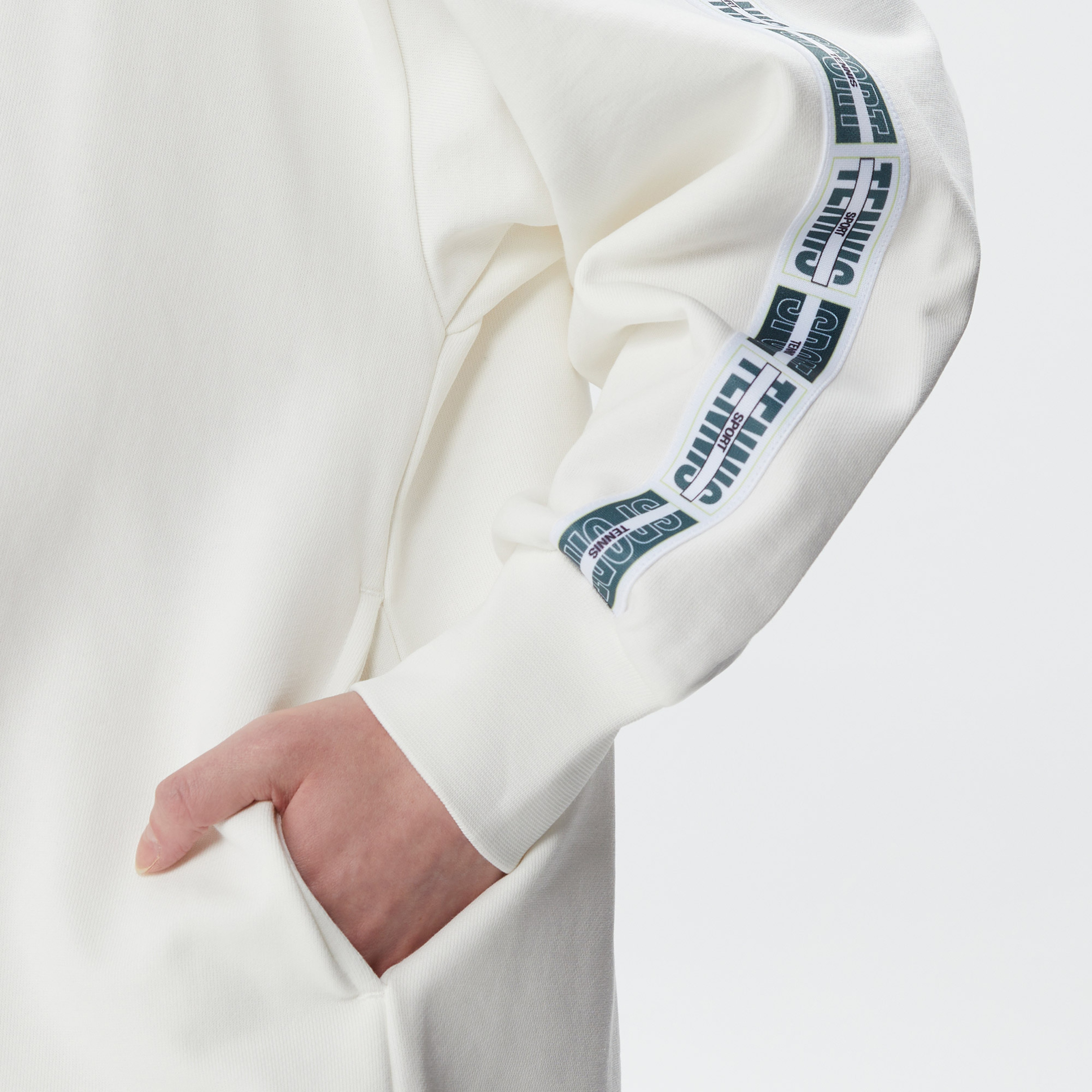 Kadın Loose Fit Truvakar Kollu Kapüşonlu Baskılı Beyaz Elbise