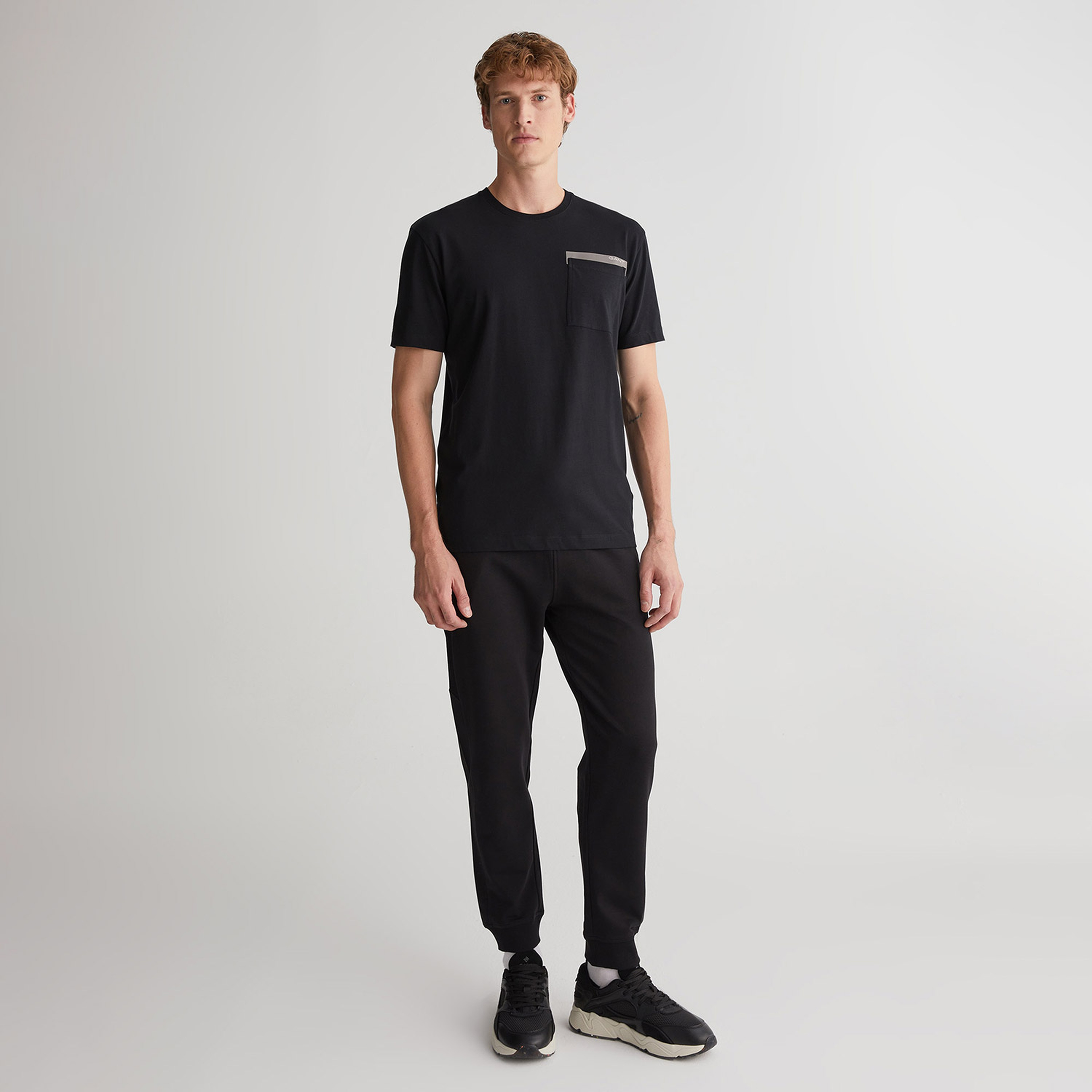 GANT Erkek Siyah Regular Fit Bisiklet Yaka Logolu T-shirt