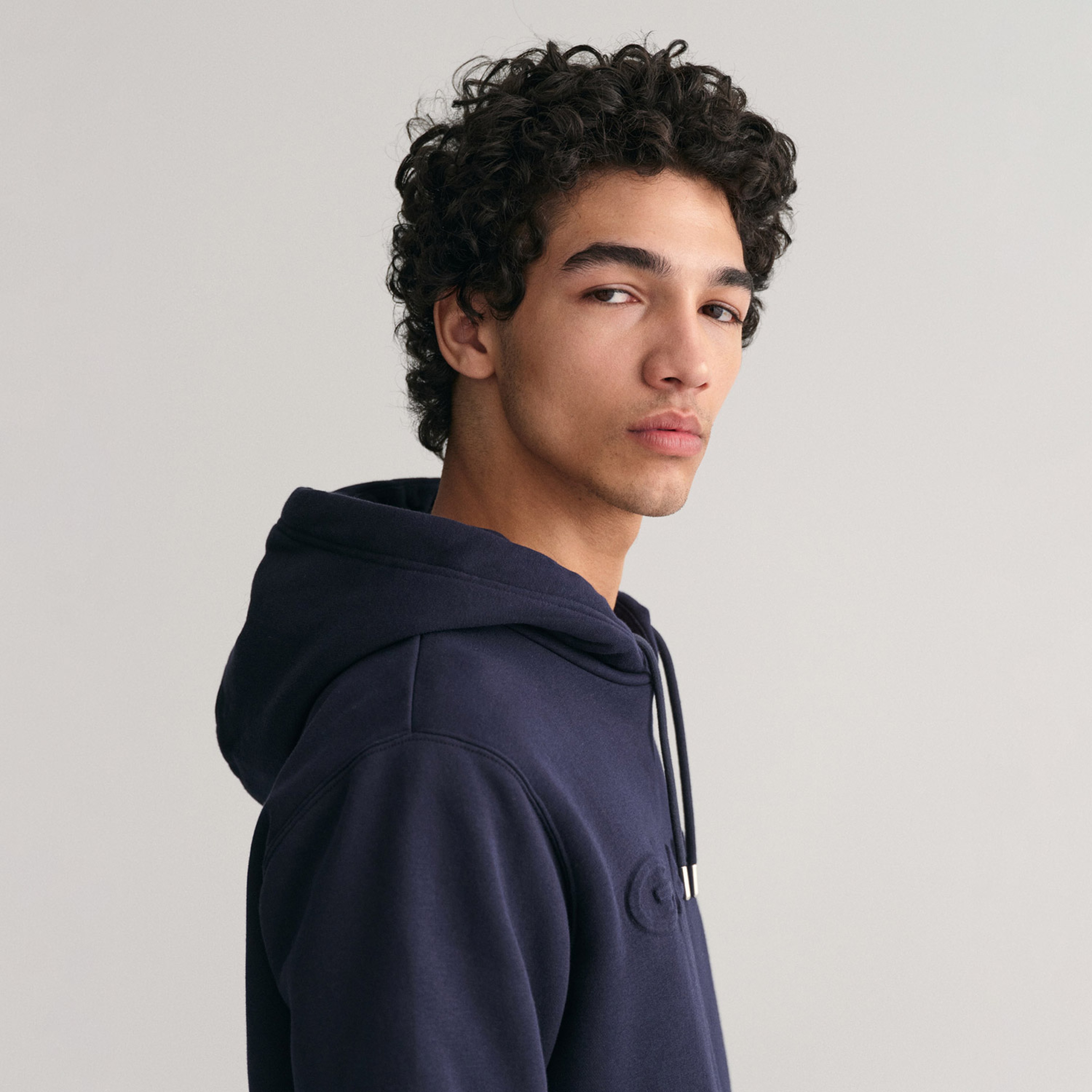 GANT Erkek Lacivert Regular Fit Kapüşonlu Logolu Sweatshirt