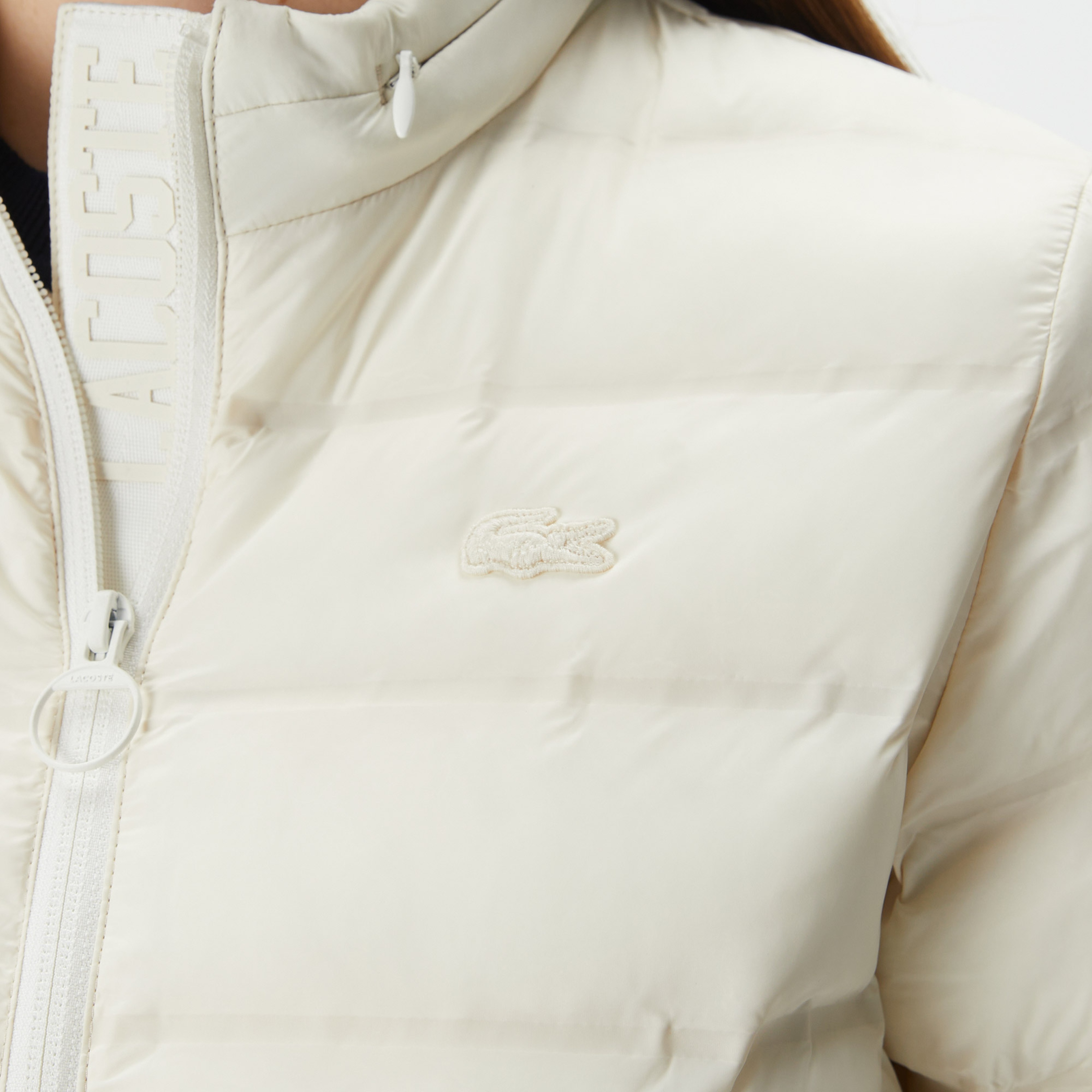 Lacoste Kadın Dik Yaka Kapitone Beyaz Mont