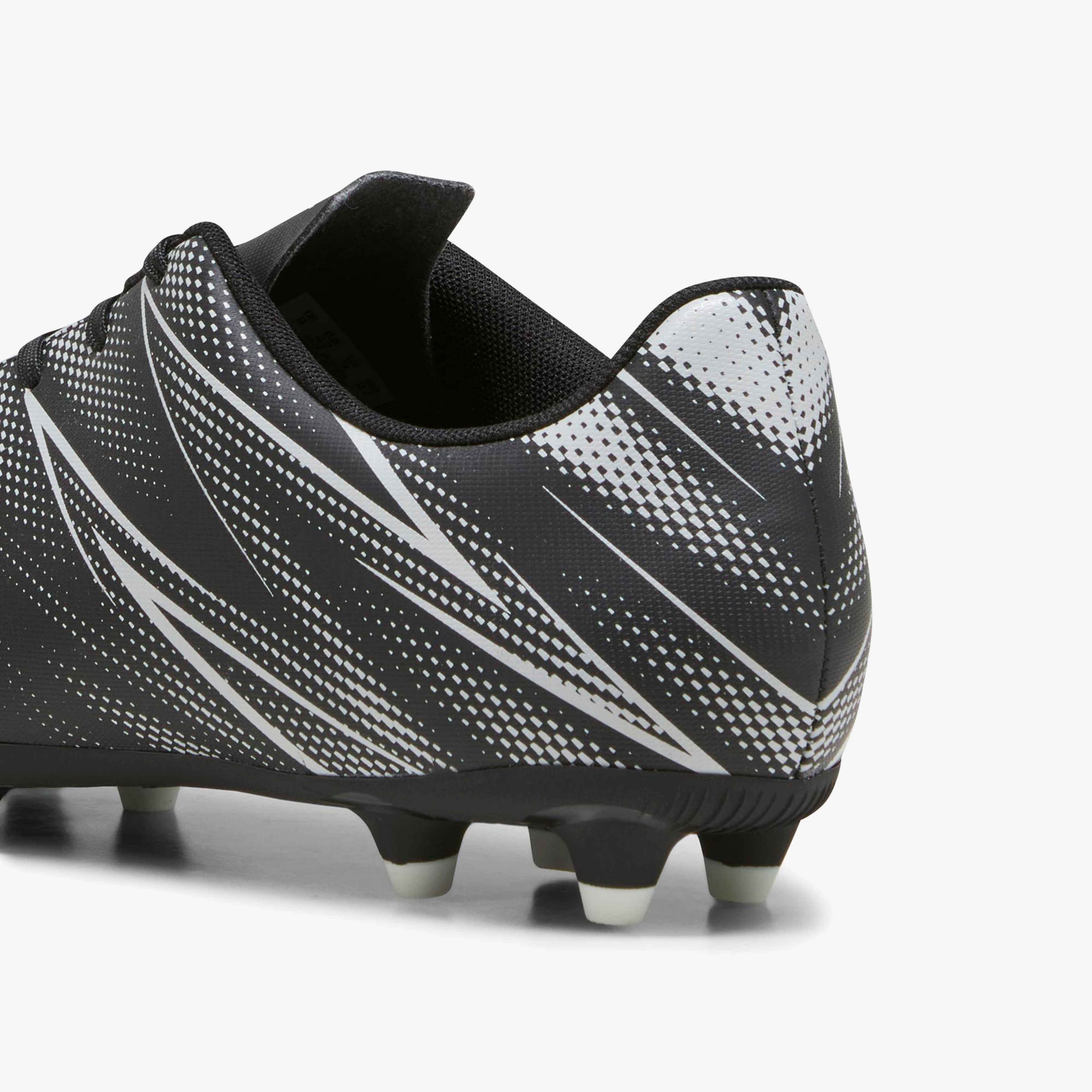 Puma  Ultra Play Erkek Siyah Çim Saha Kramponu