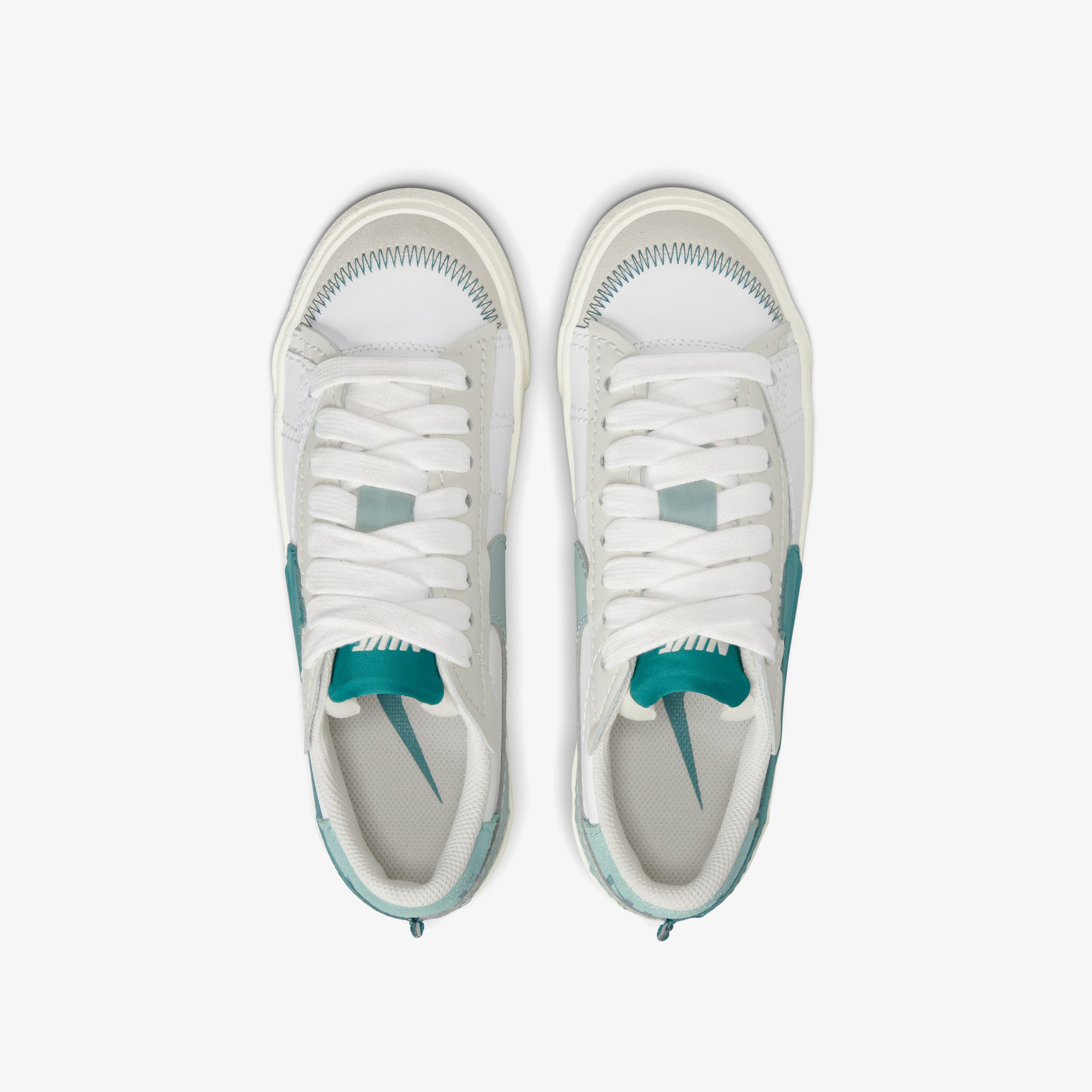 Nike Blazer Low '77 Jumbo Kadın Beyaz Spor Ayakkabı