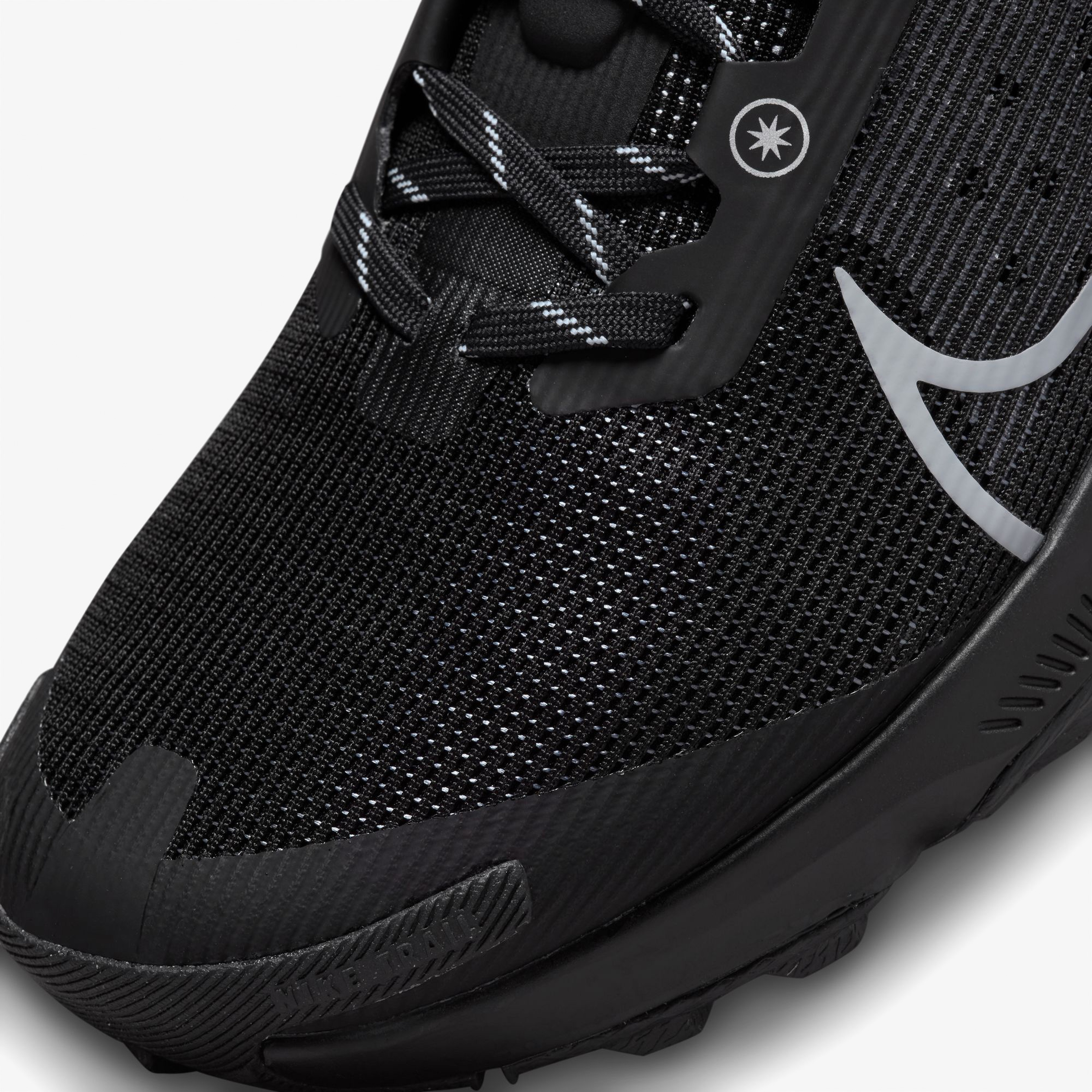 Nike Kiger 9 Erkek Siyah Koşu Ayakkabısı