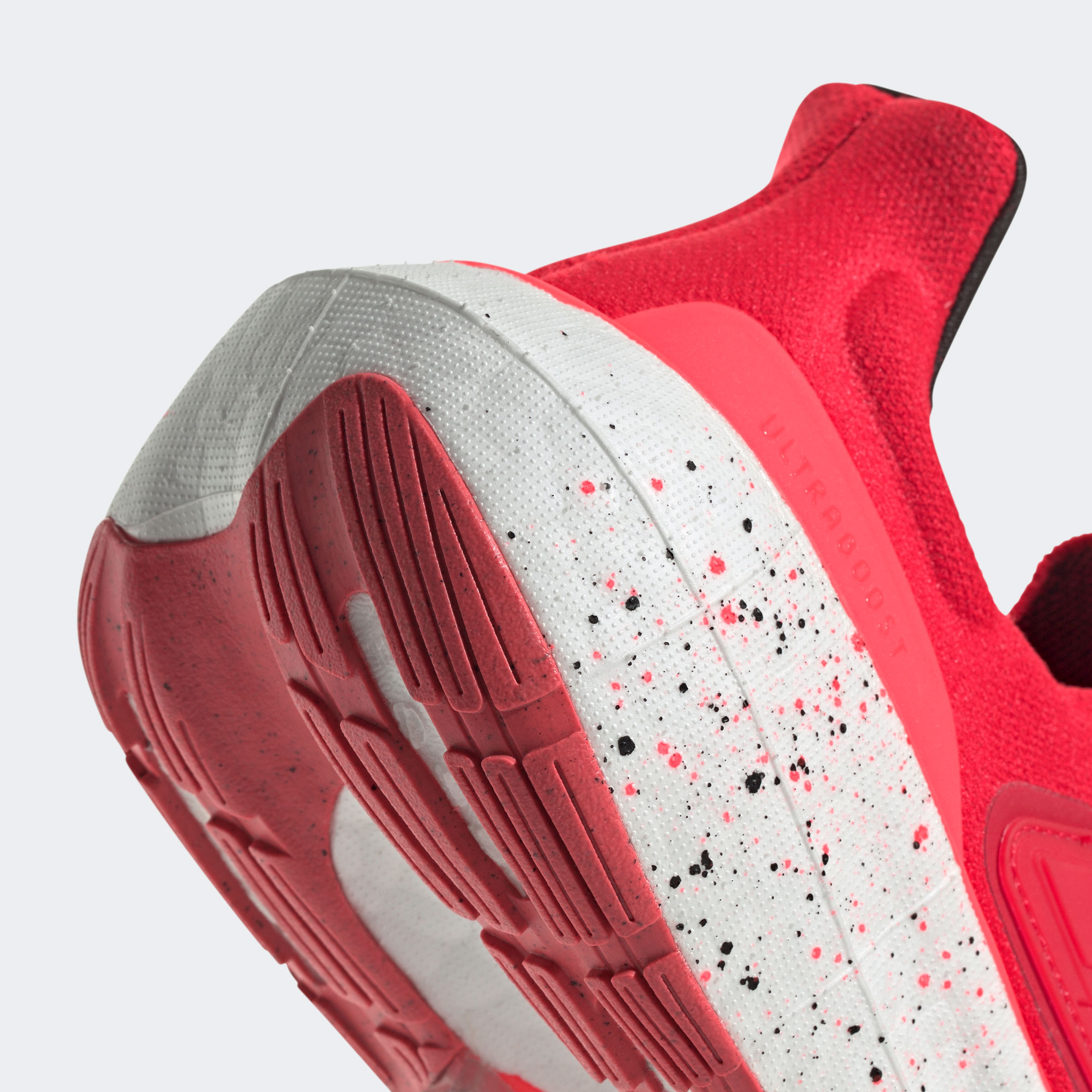 adidas Ultraboost 23 Erkek Kırmızı Koşu Ayakkabısı