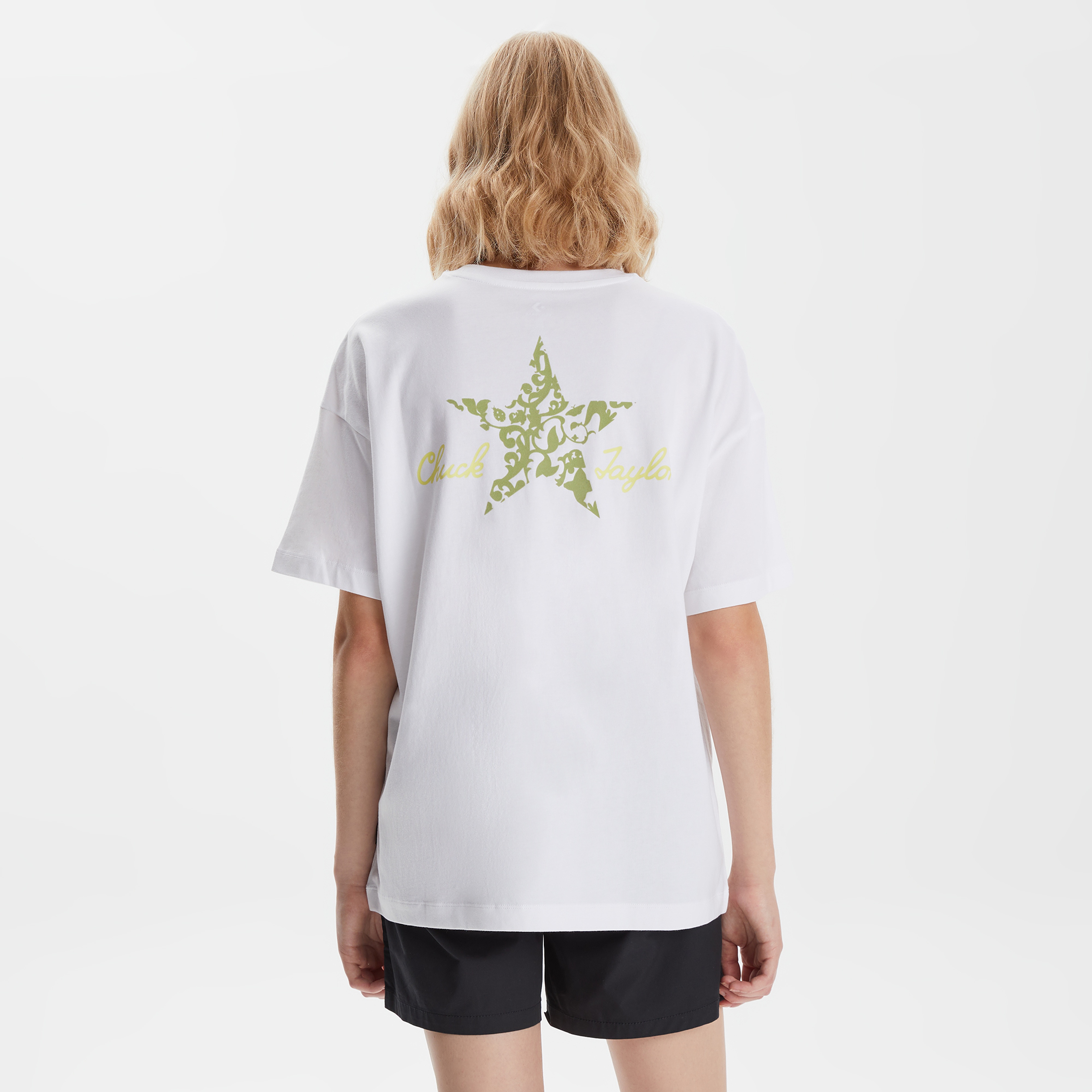 Converse Oversized Chuck Taylor Graphic Kadın Beyaz T-Shirt