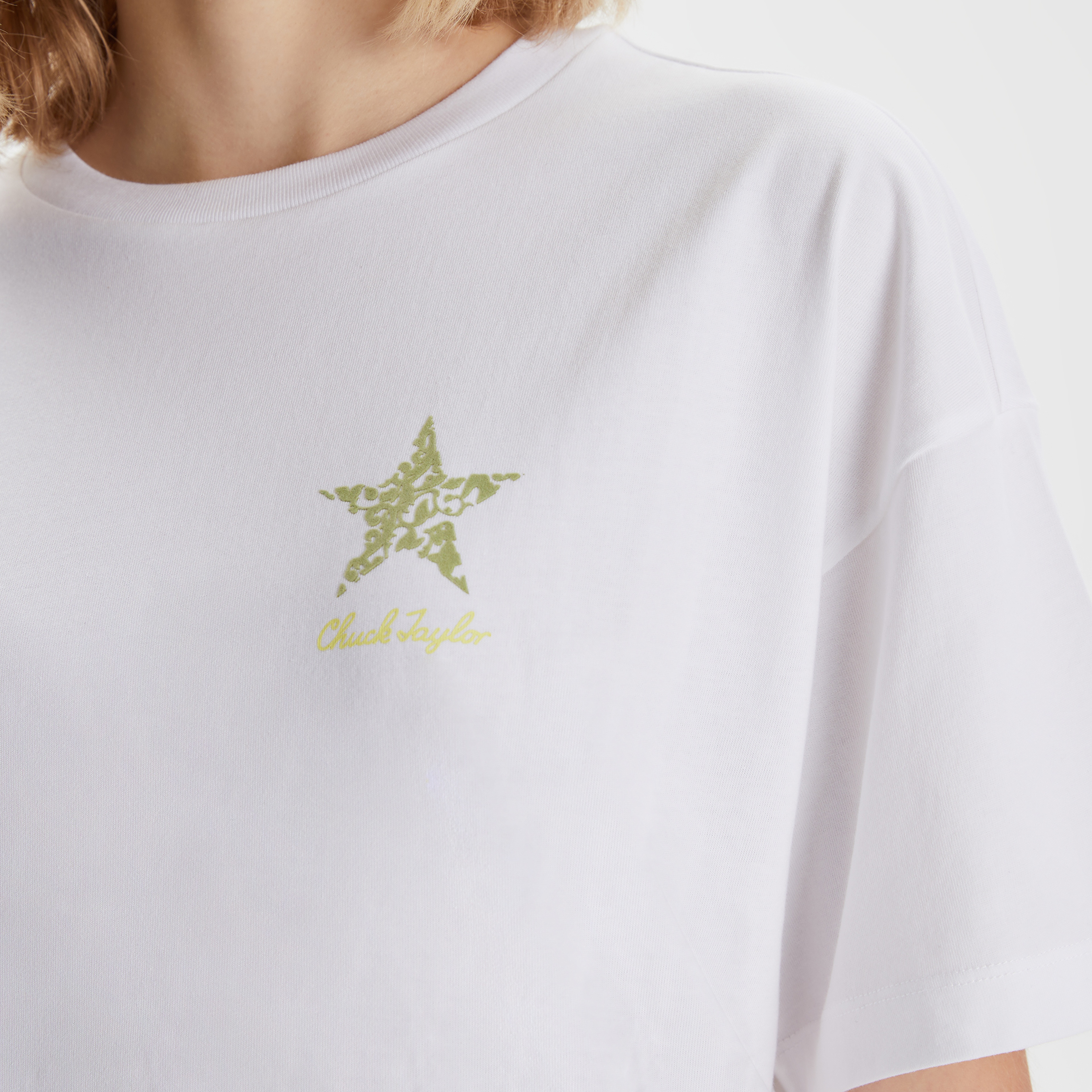 Converse Oversized Chuck Taylor Graphic Kadın Beyaz T-Shirt
