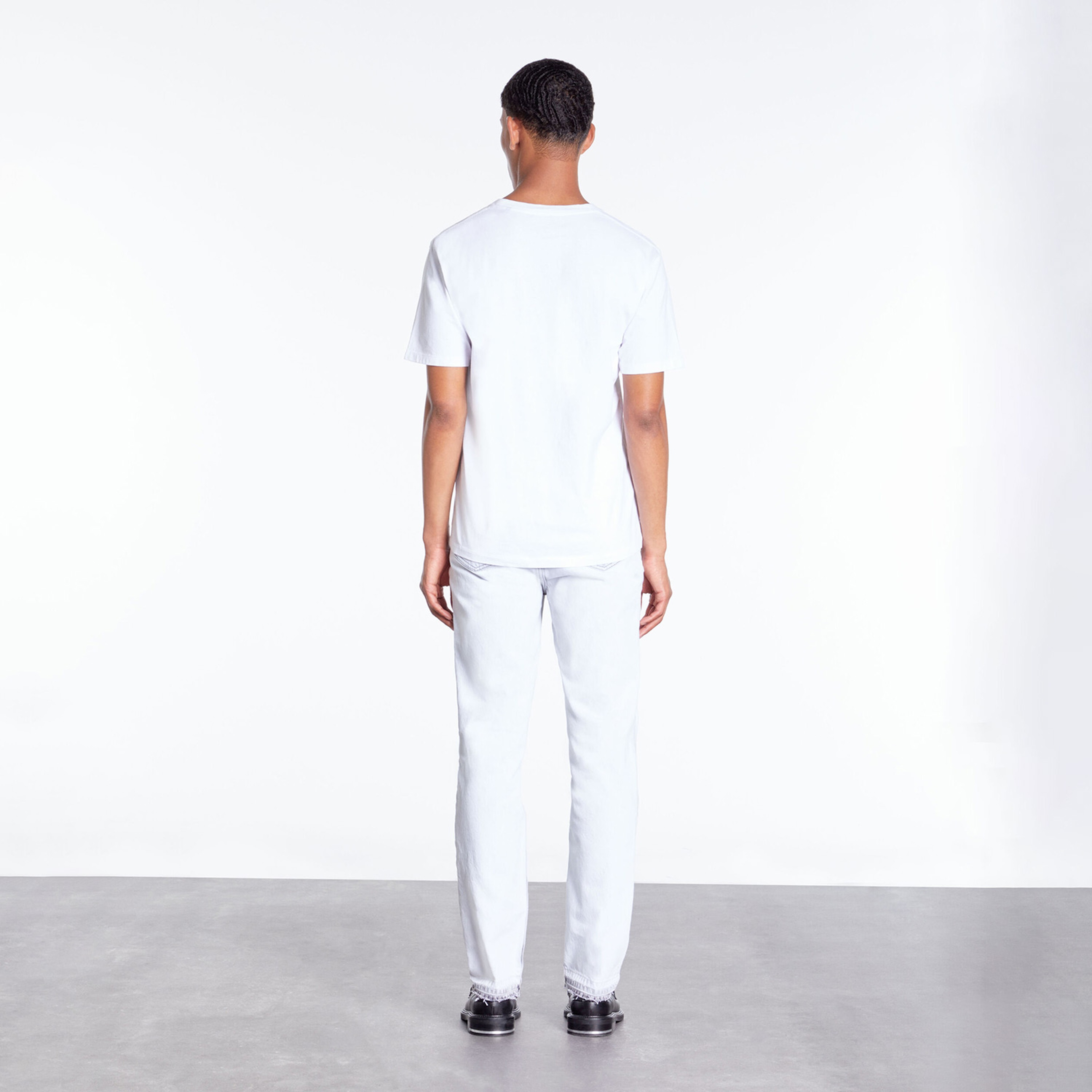 ERKEK BASKILI KISA KOLLU BİSİKLET YAKA BEYAZ T-SHIRT