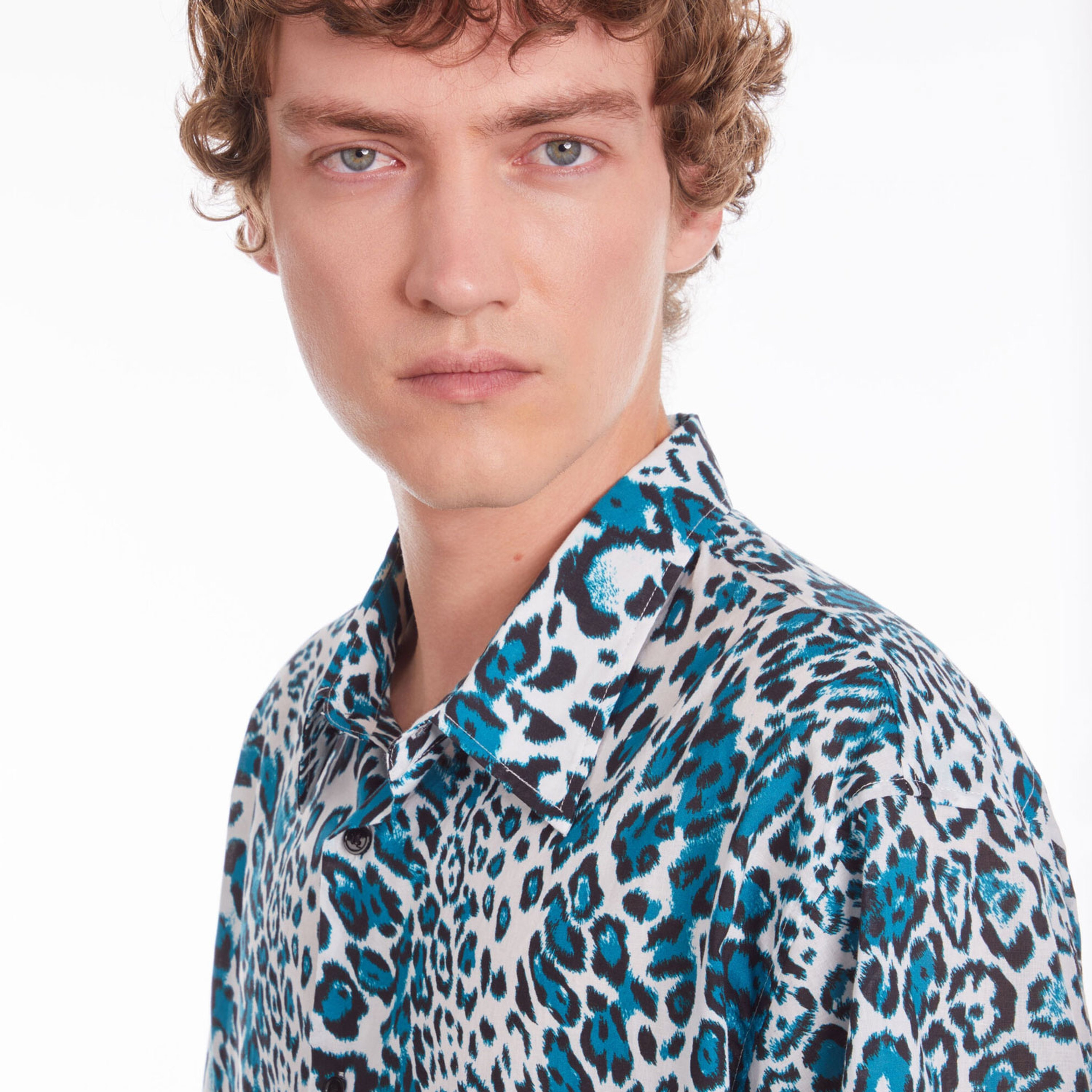 ERKEK LEOPAR DESENLİ UZUN KOLLU MAVİ GÖMLEK