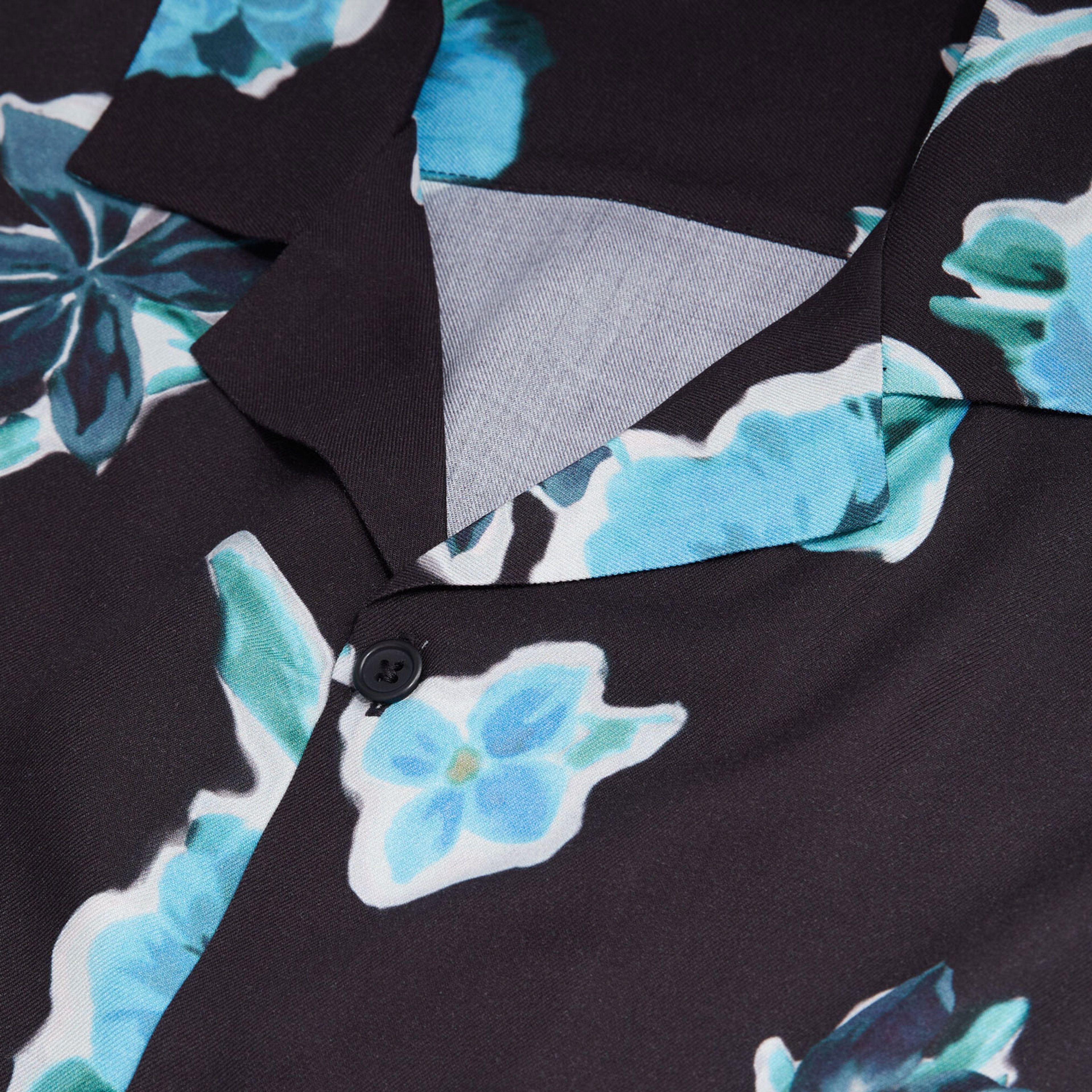 ERKEK ÇİÇEK DESENLİ COMFORT FIT KISA KOLLU SİYAH GÖMLEK